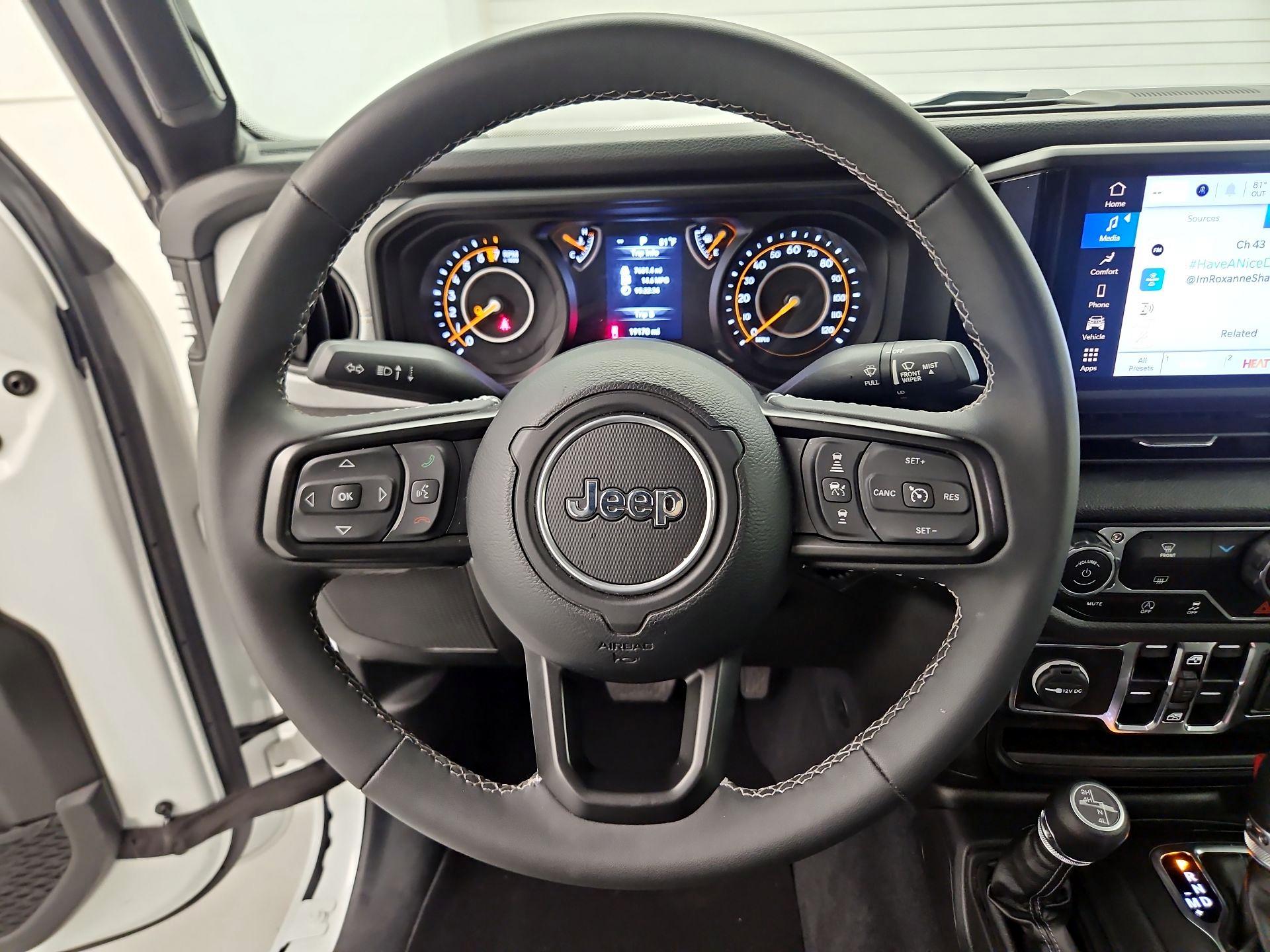 Thumbnail: 2025 Jeep Gladiator - 10