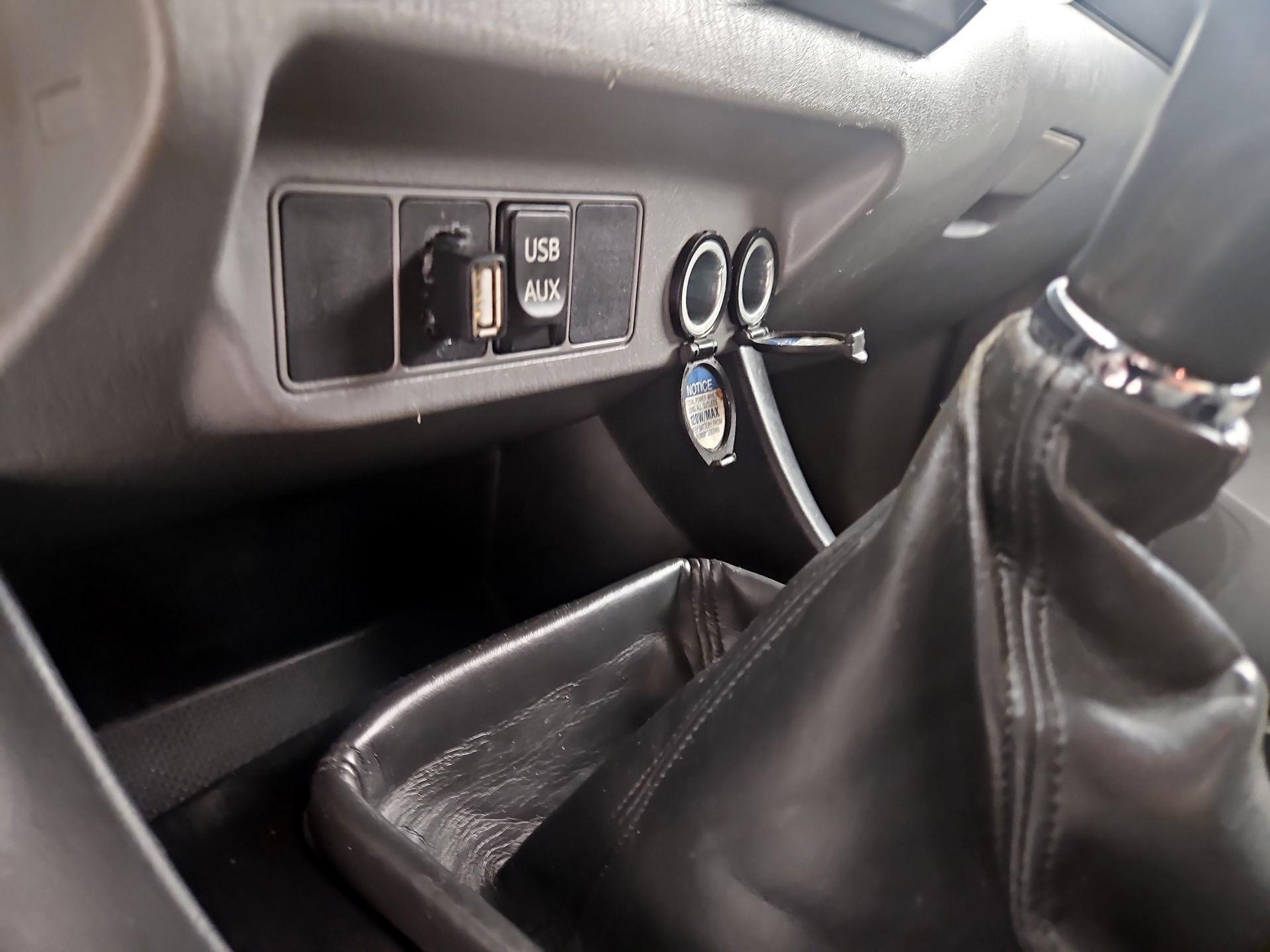 Thumbnail: 2015 Toyota Tacoma - 17