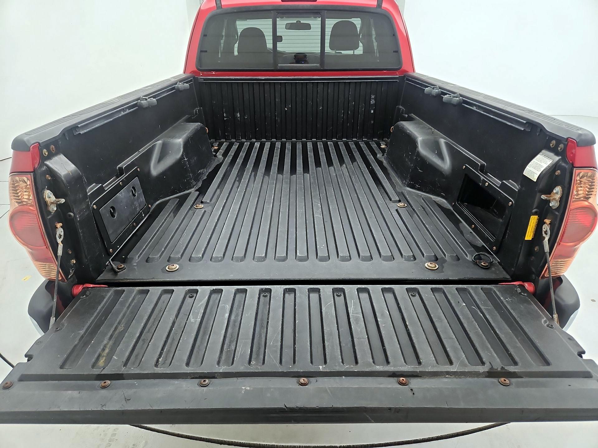 Thumbnail: 2015 Toyota Tacoma - 19