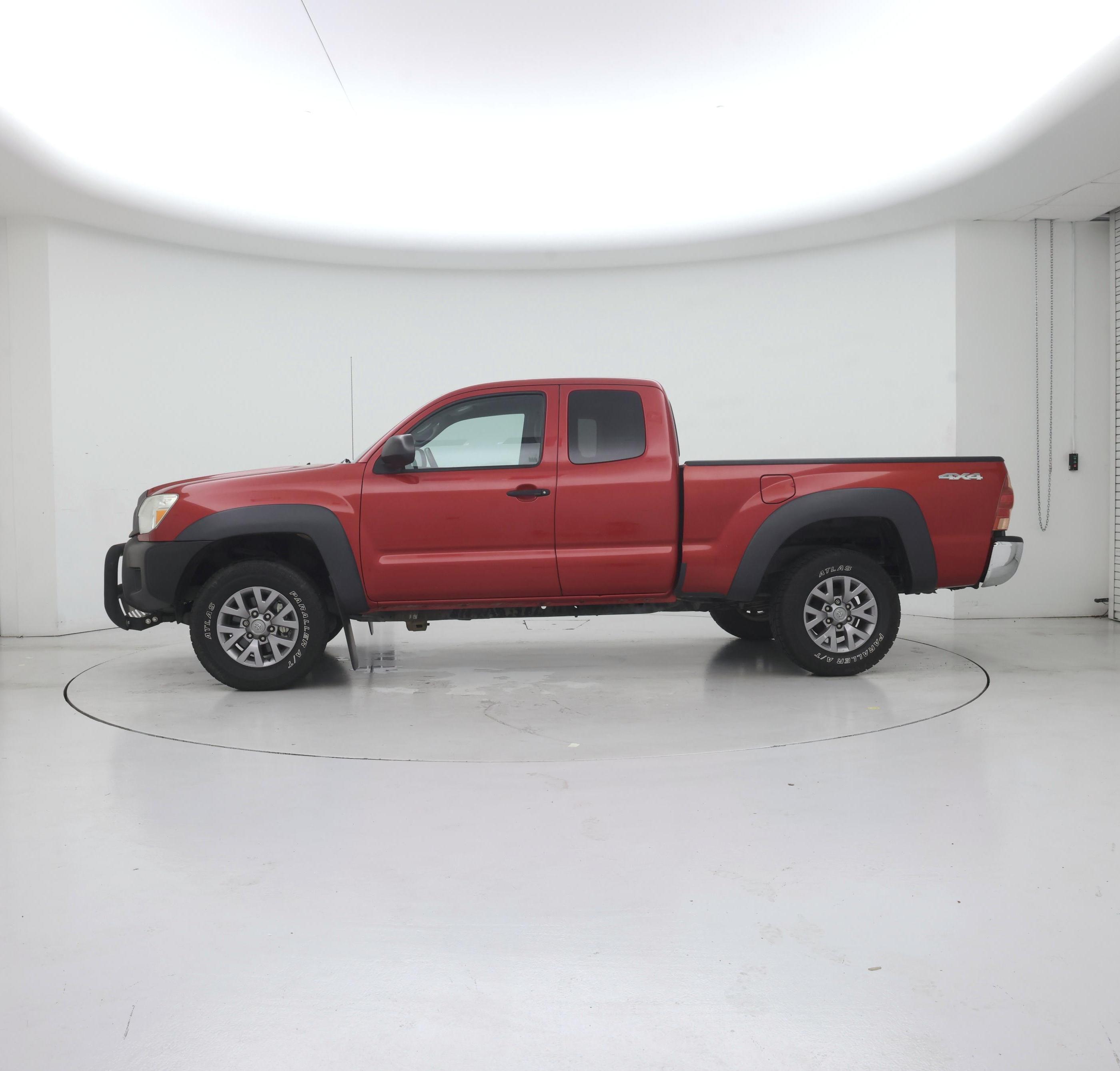 Thumbnail: 2015 Toyota Tacoma - 3