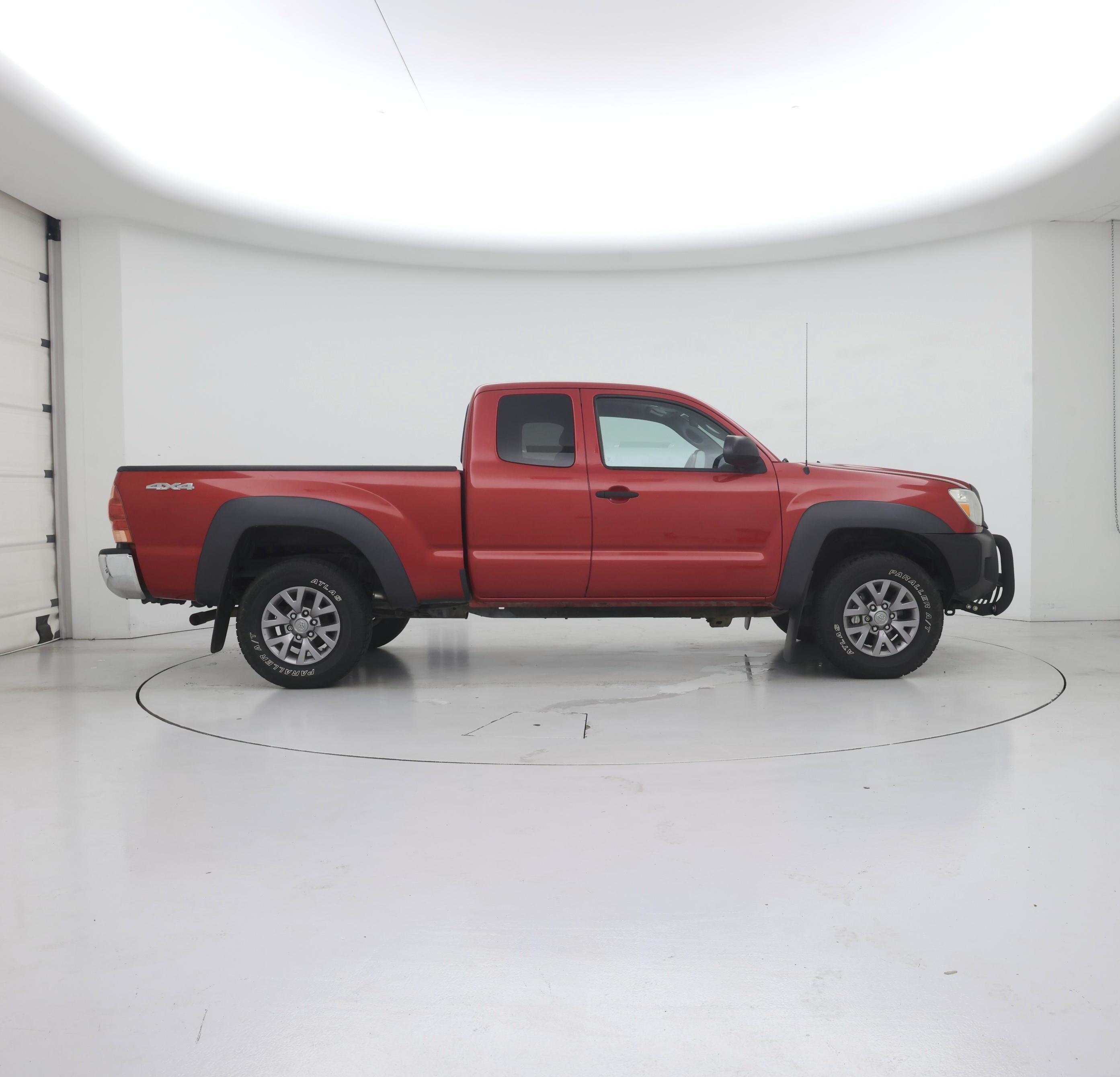 Thumbnail: 2015 Toyota Tacoma - 7