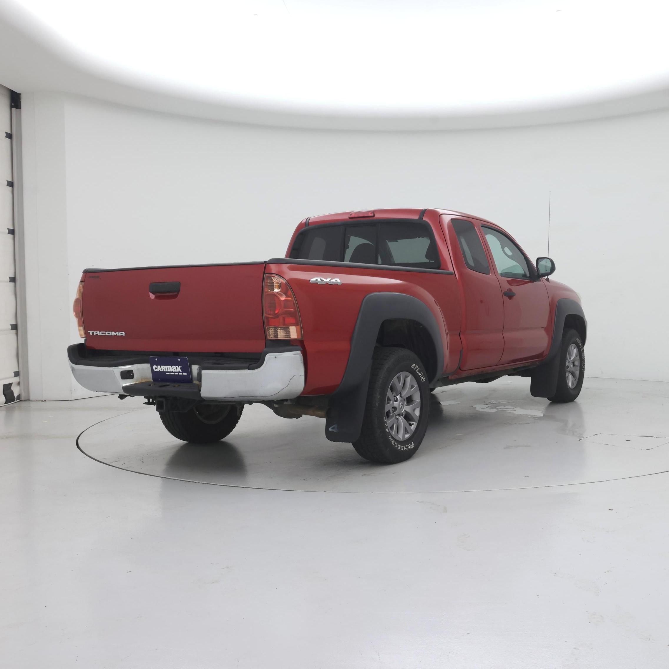 Thumbnail: 2015 Toyota Tacoma - 8