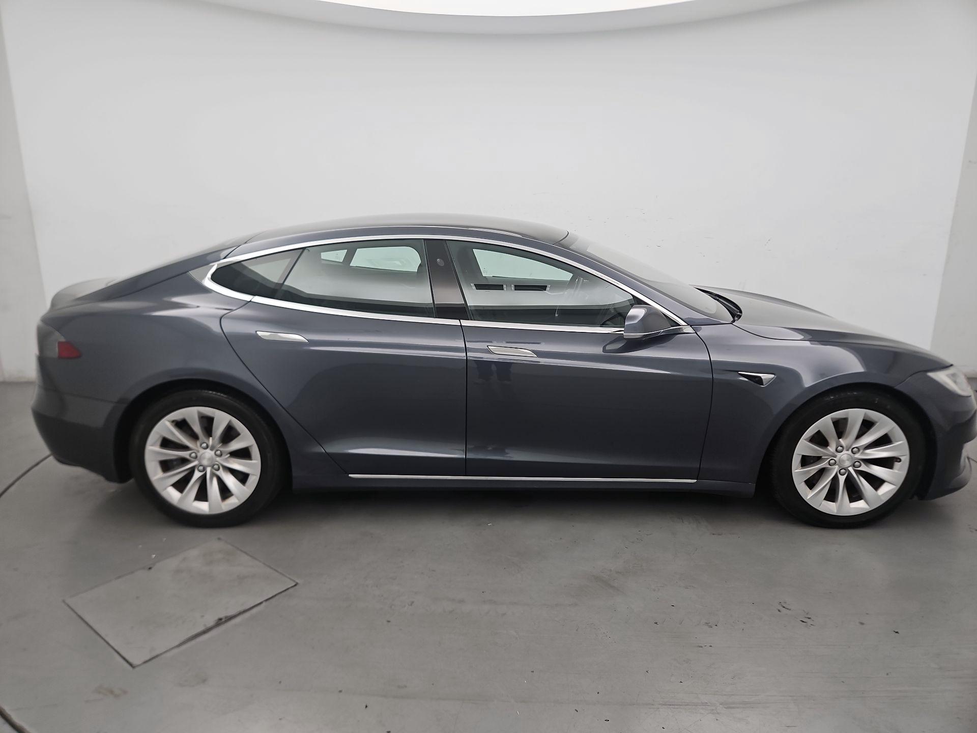 Thumbnail: 2019 Tesla Model S - 4