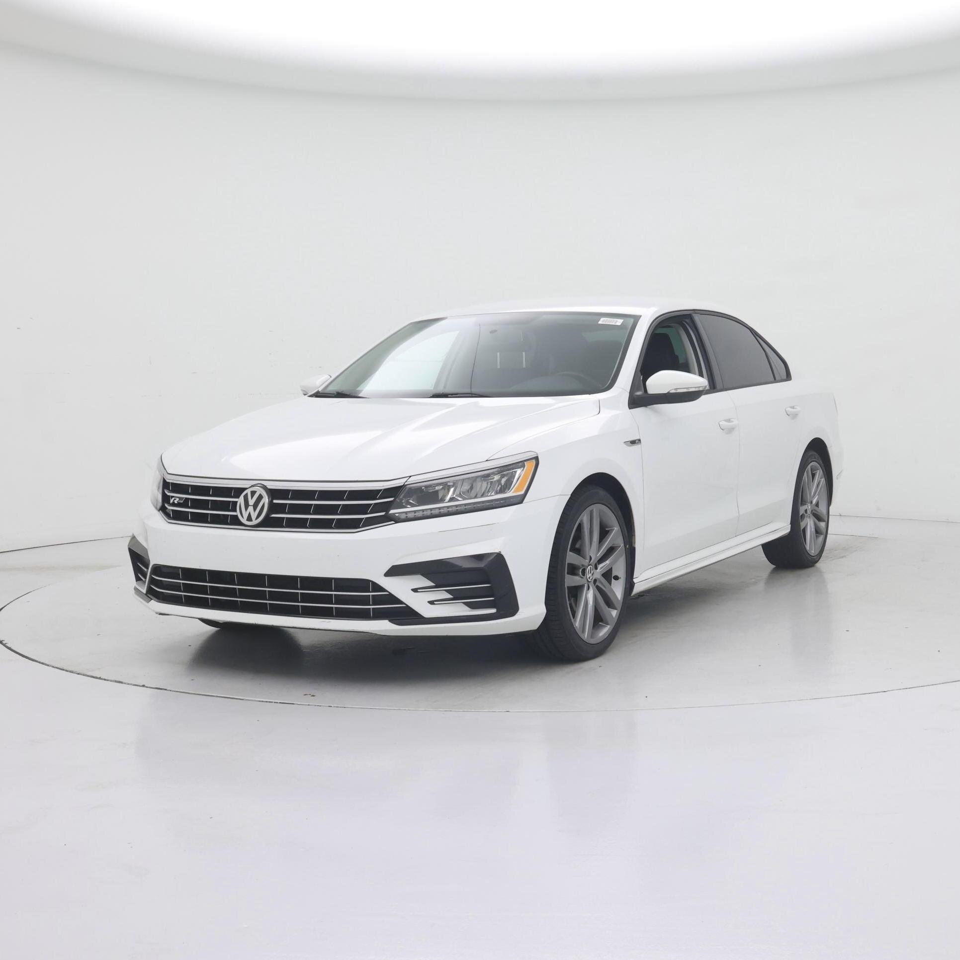 Thumbnail: 2018 Volkswagen Passat - 4
