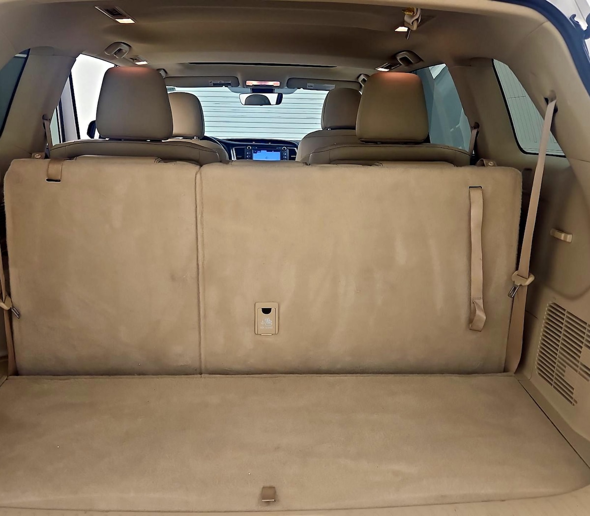 Trunk/Cargo (Seats Up)