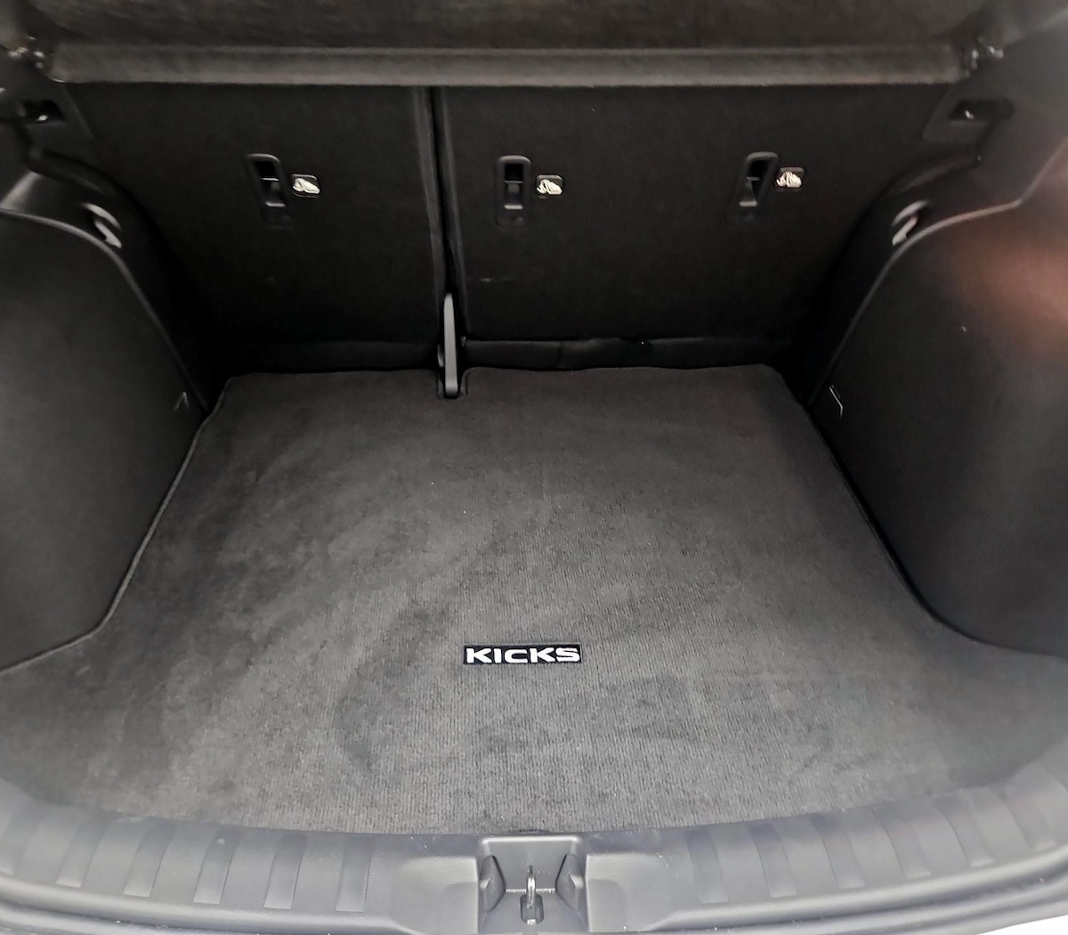 Trunk/Cargo (Seats Up)