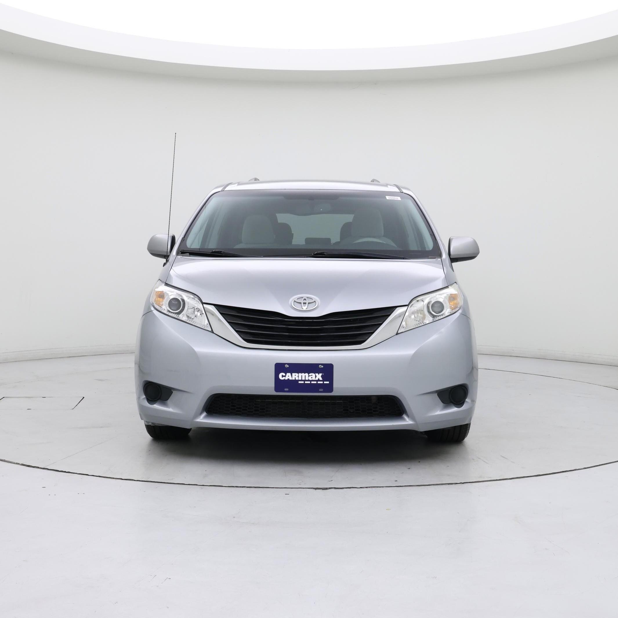 Thumbnail: 2014 Toyota Sienna - 5