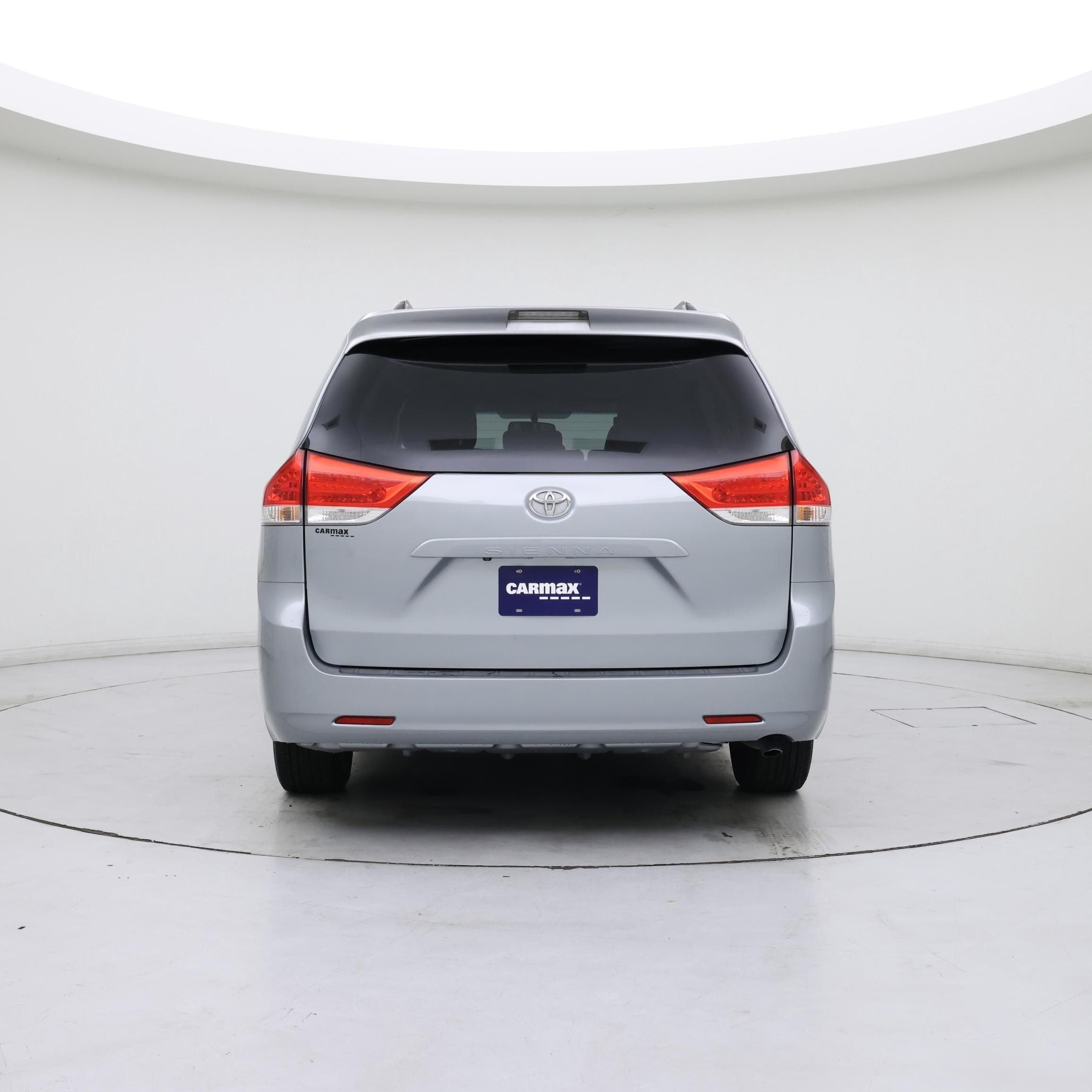 Thumbnail: 2014 Toyota Sienna - 6