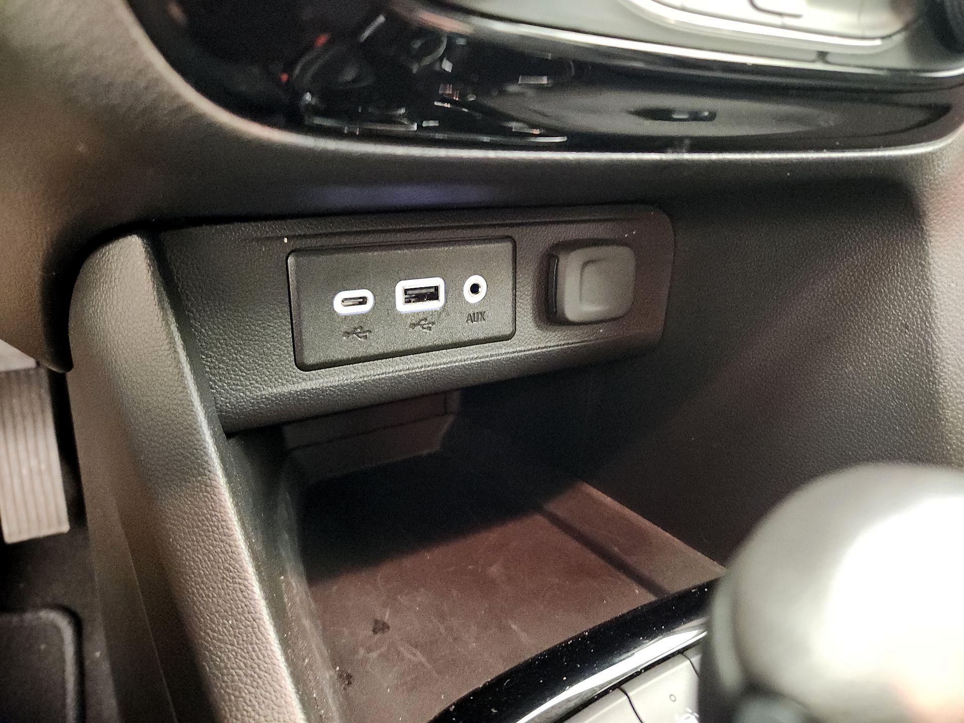 Thumbnail: 2023 Buick Encore GX - 18