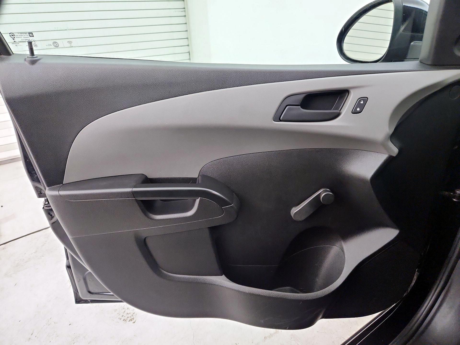 Thumbnail: 2016 Chevrolet Sonic - 12