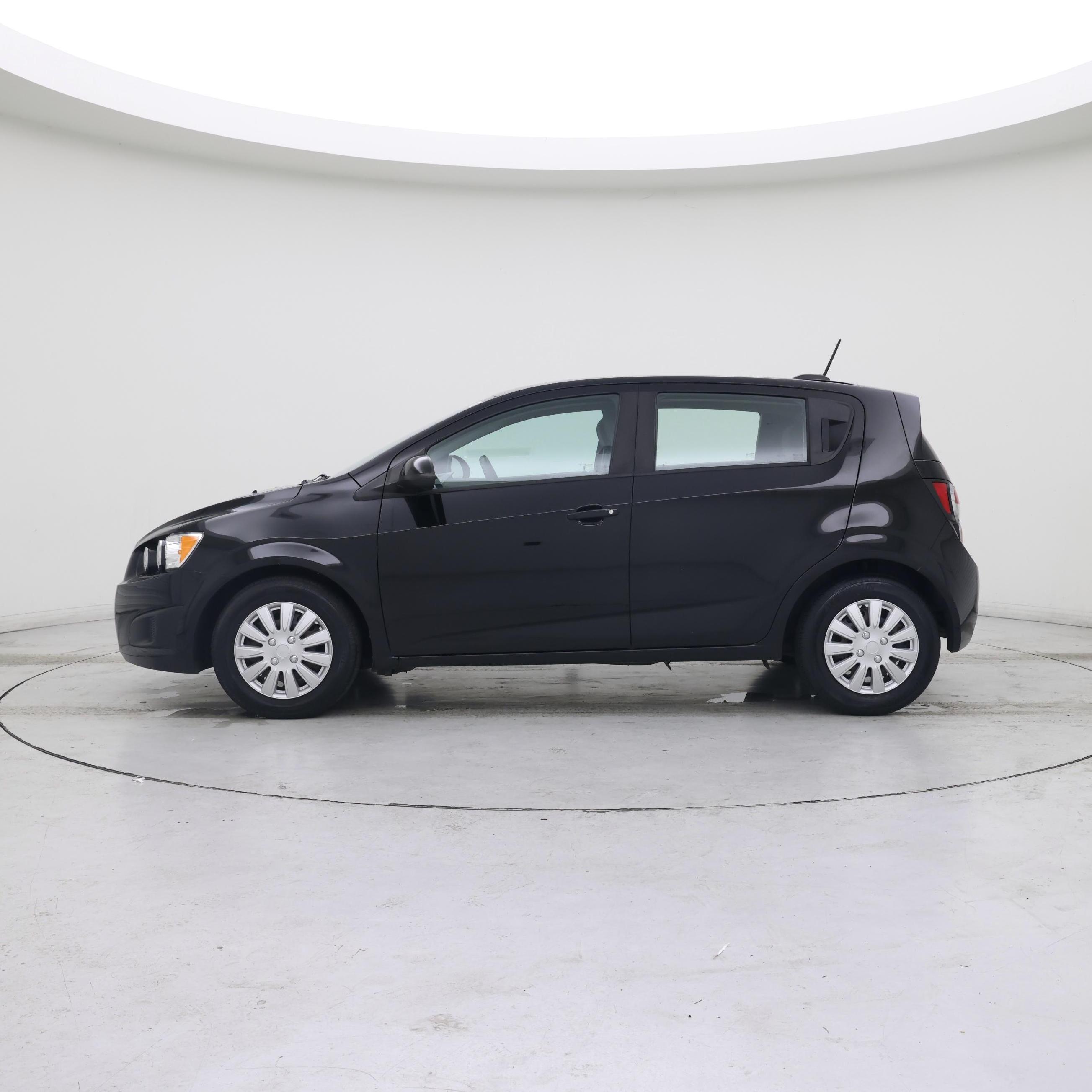 Thumbnail: 2016 Chevrolet Sonic - 3