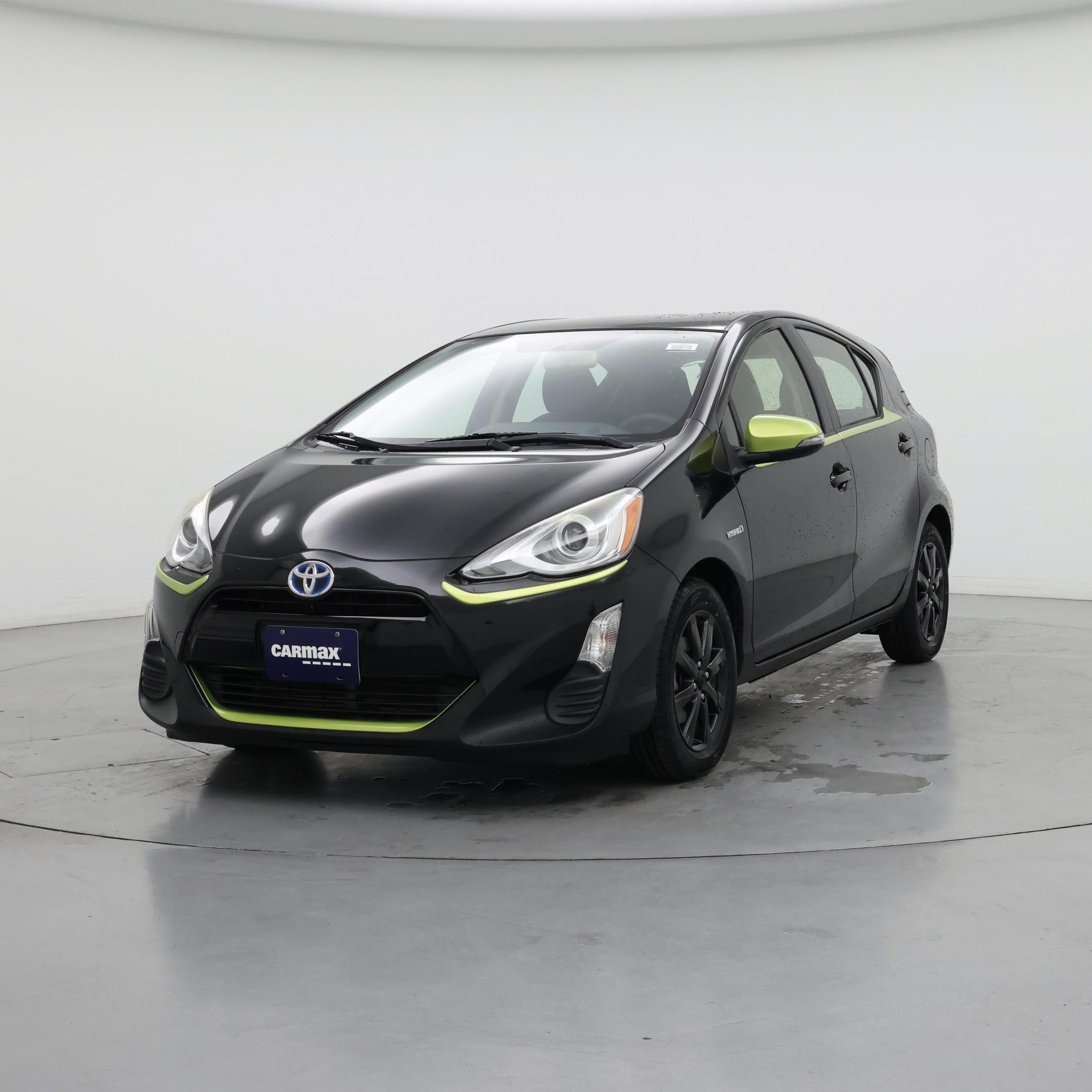 Thumbnail: 2016 Toyota Prius c - 4