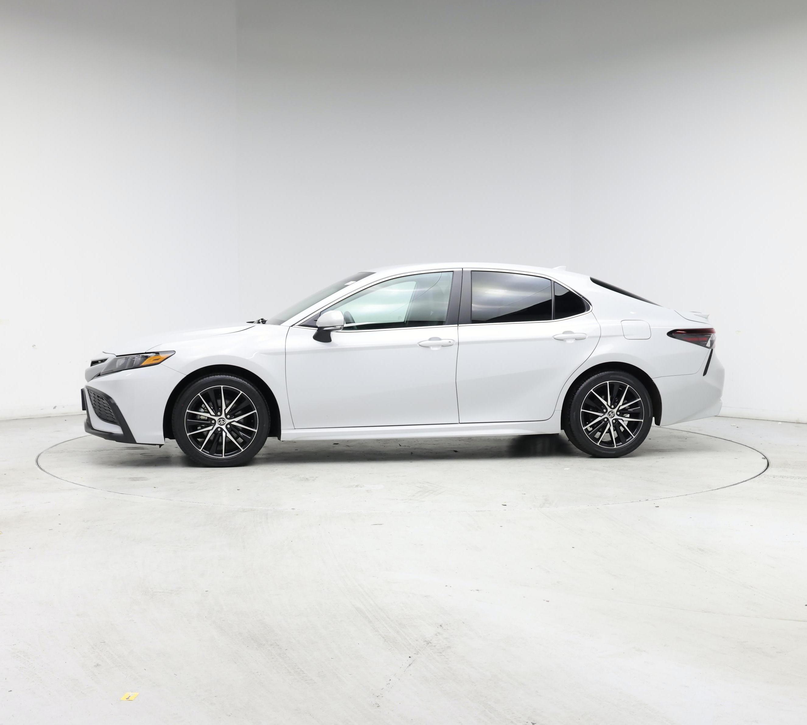 Thumbnail: 2024 Toyota Camry - 3