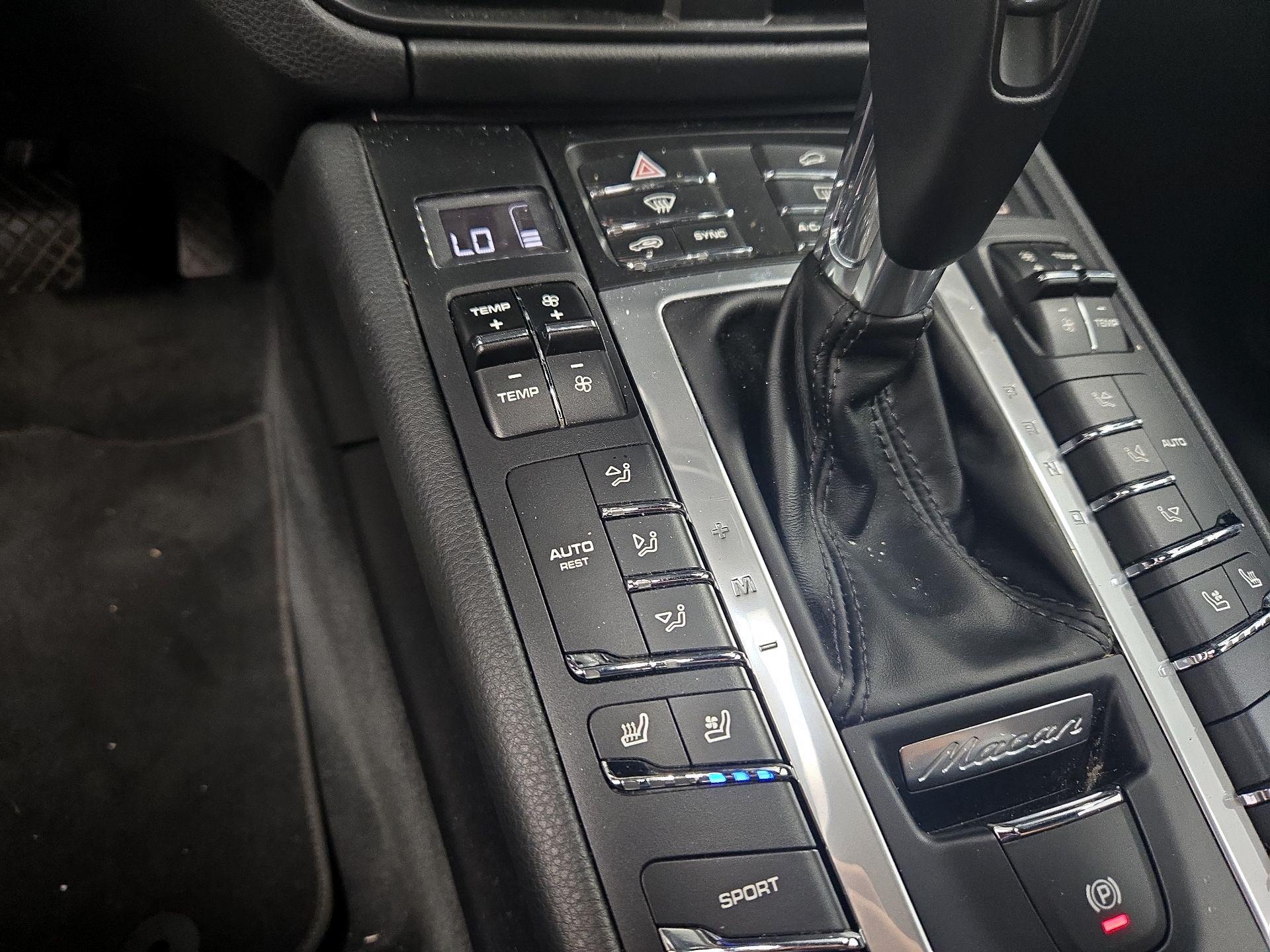 Thumbnail: 2019 Porsche Macan - 17