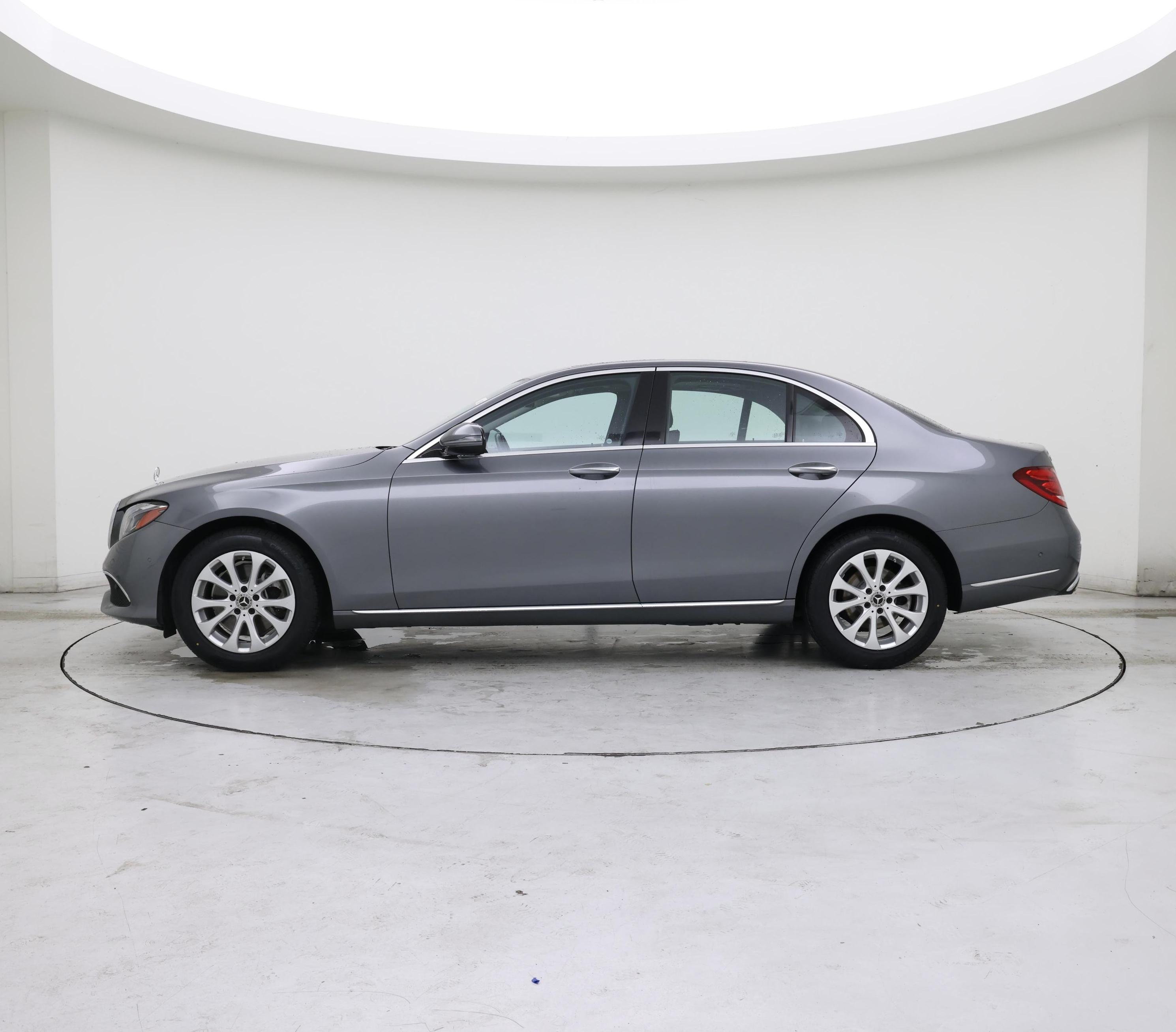 Thumbnail: 2018 Mercedes-Benz E-Class - 3