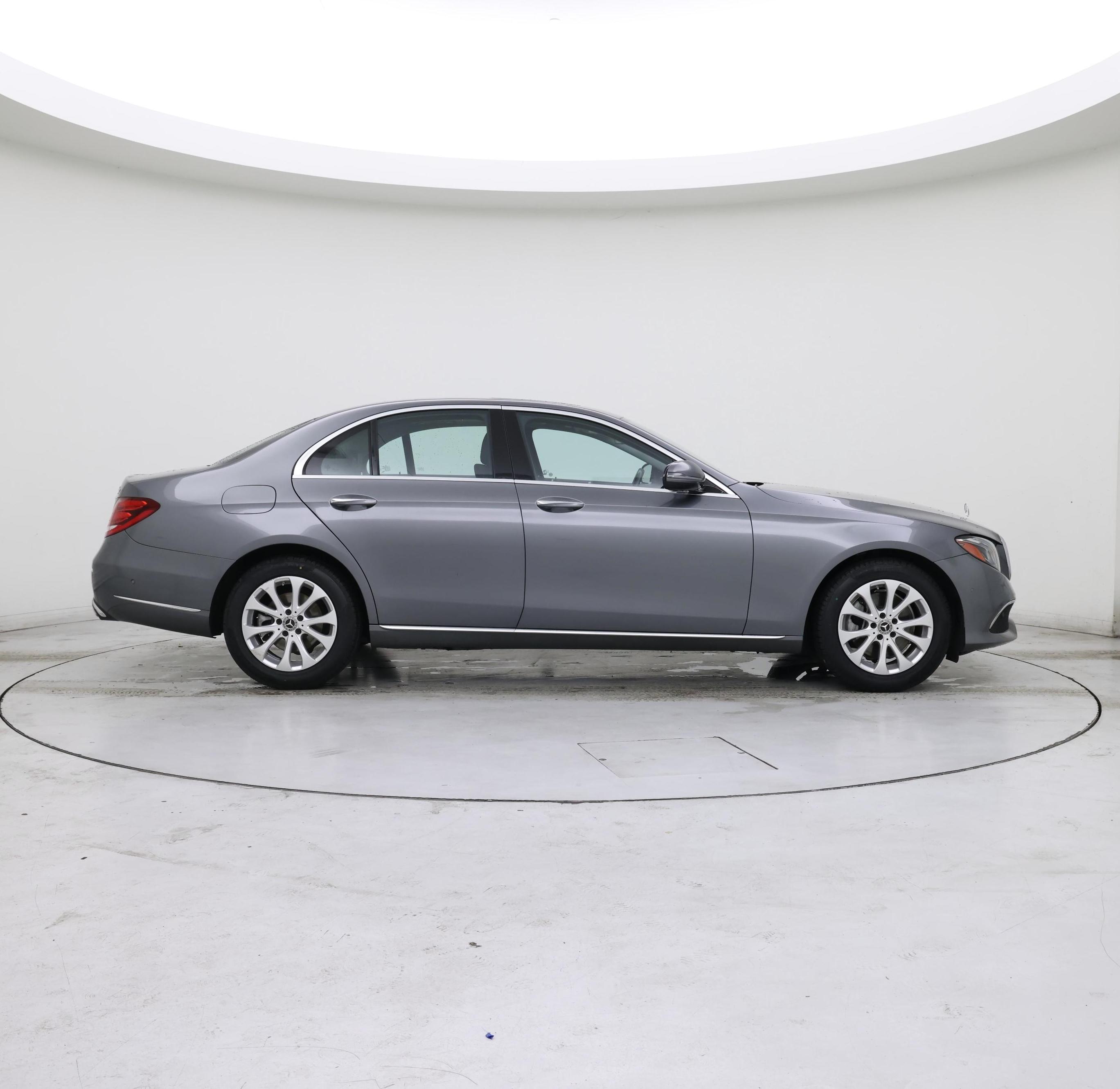 Thumbnail: 2018 Mercedes-Benz E-Class - 7
