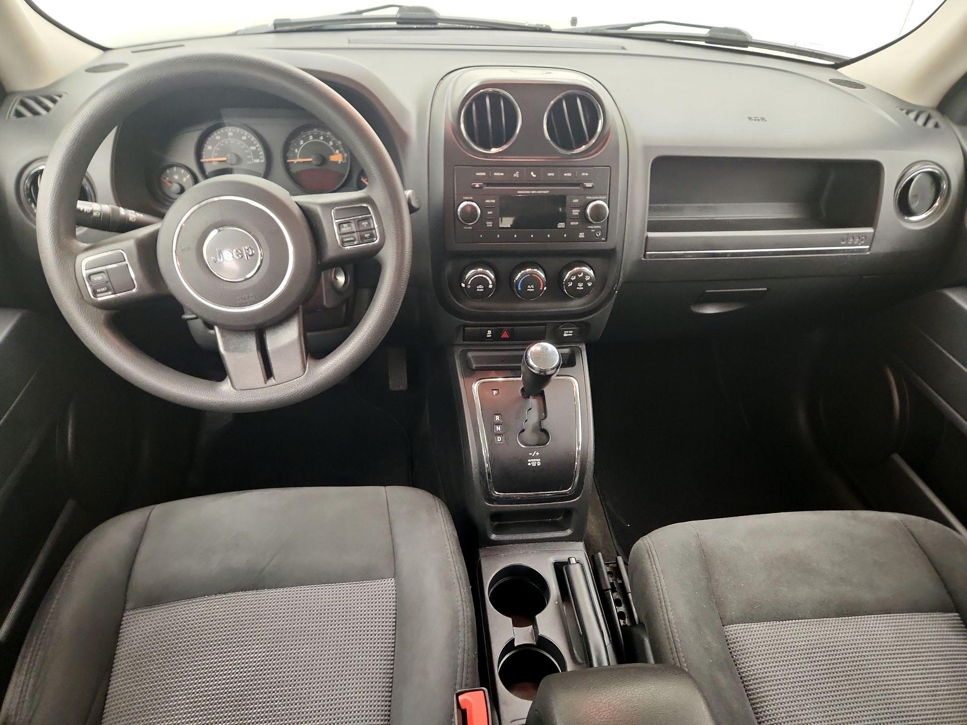 Thumbnail: 2017 Jeep Patriot - 9
