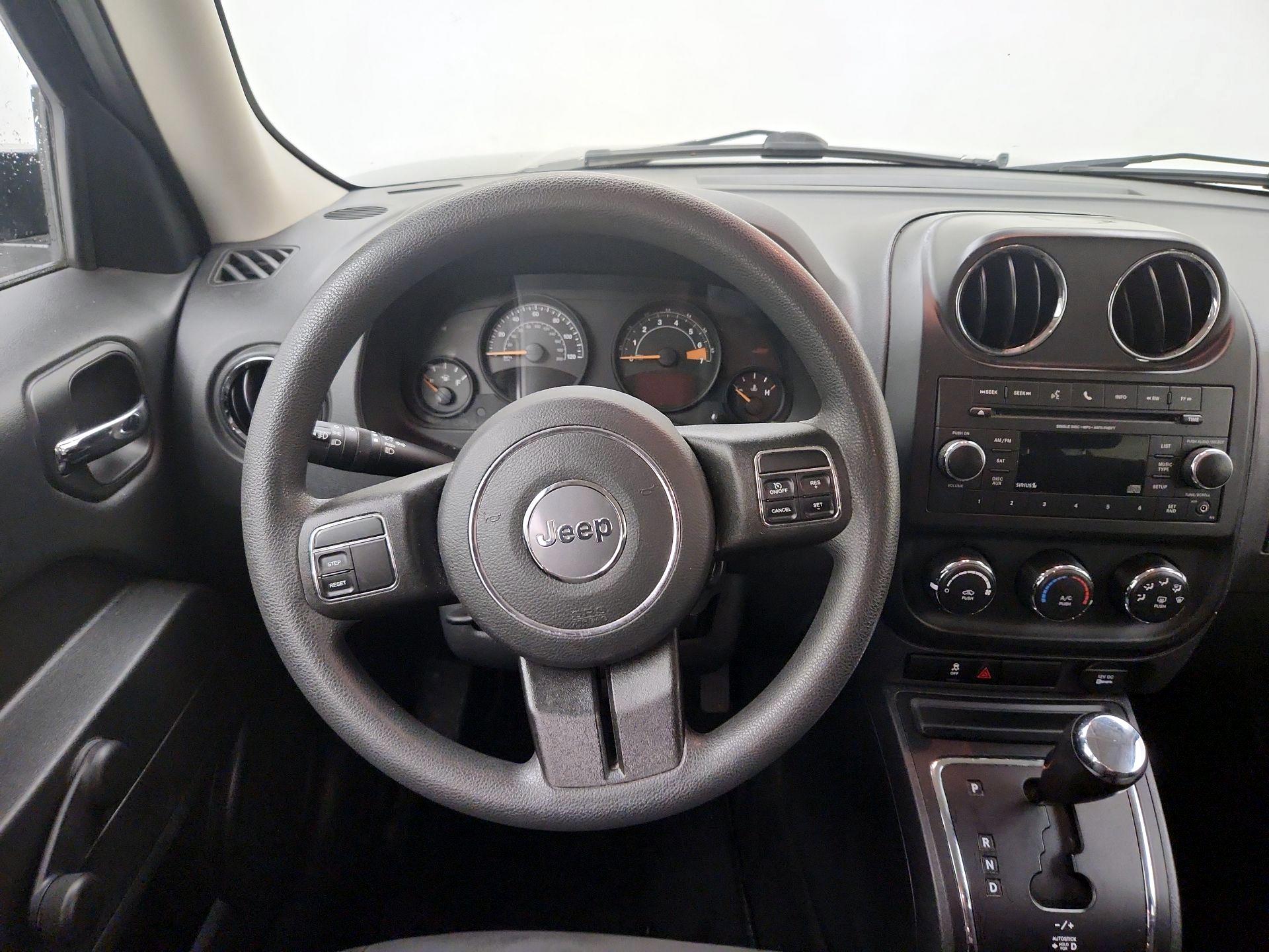 Thumbnail: 2017 Jeep Patriot - 10