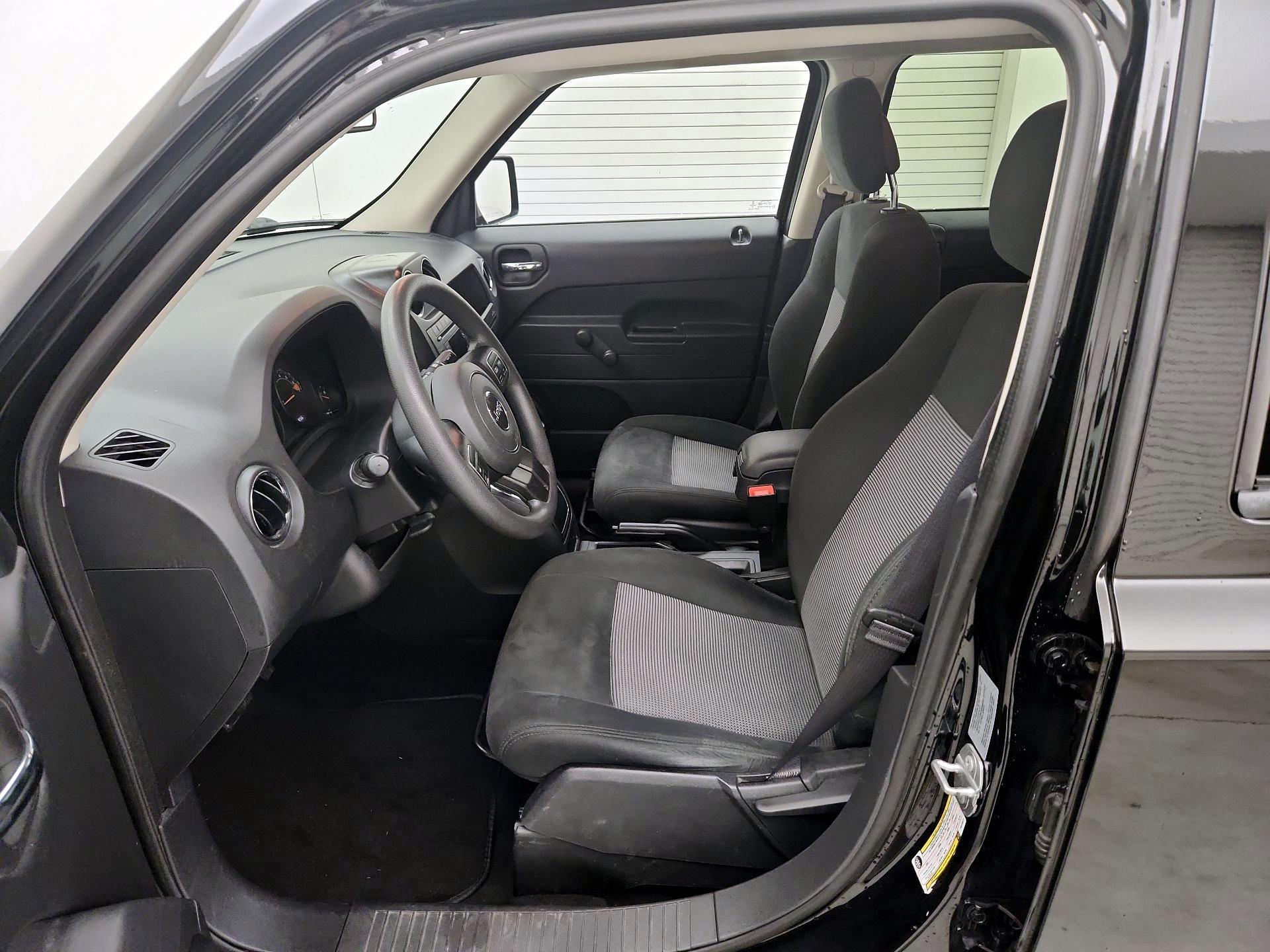 Thumbnail: 2017 Jeep Patriot - 11