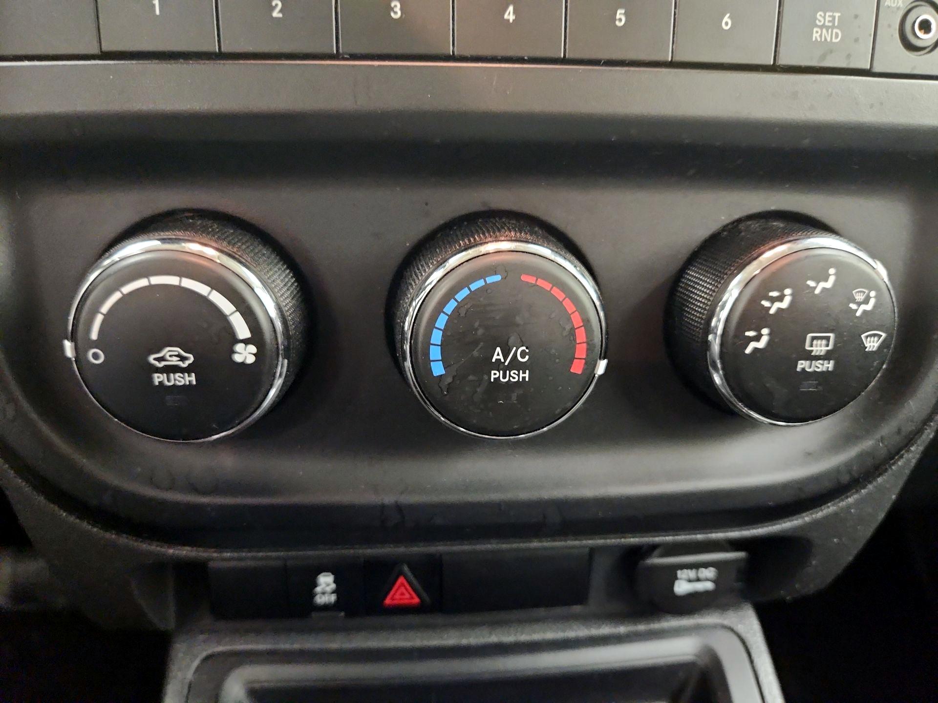 Thumbnail: 2017 Jeep Patriot - 14