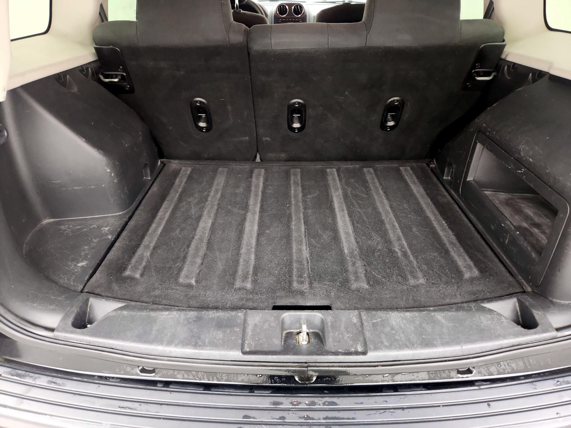Thumbnail: 2017 Jeep Patriot - 18