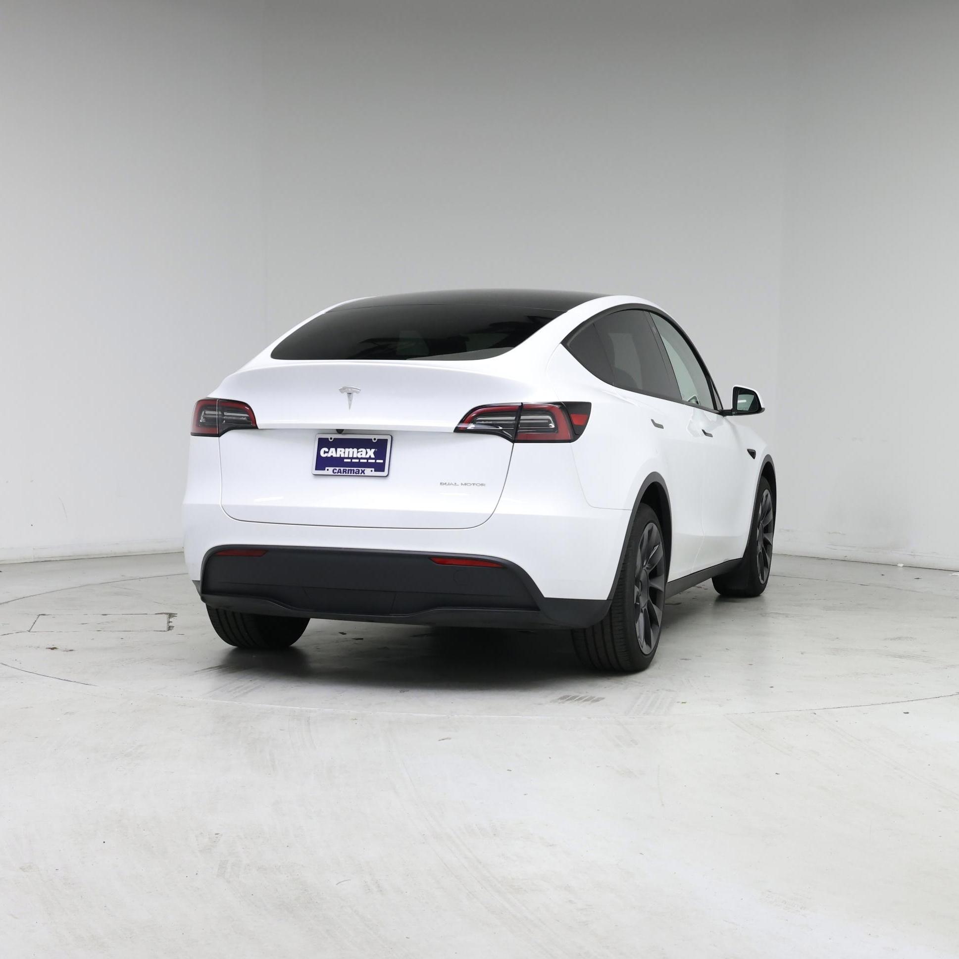 Thumbnail: 2023 Tesla Model Y - 8