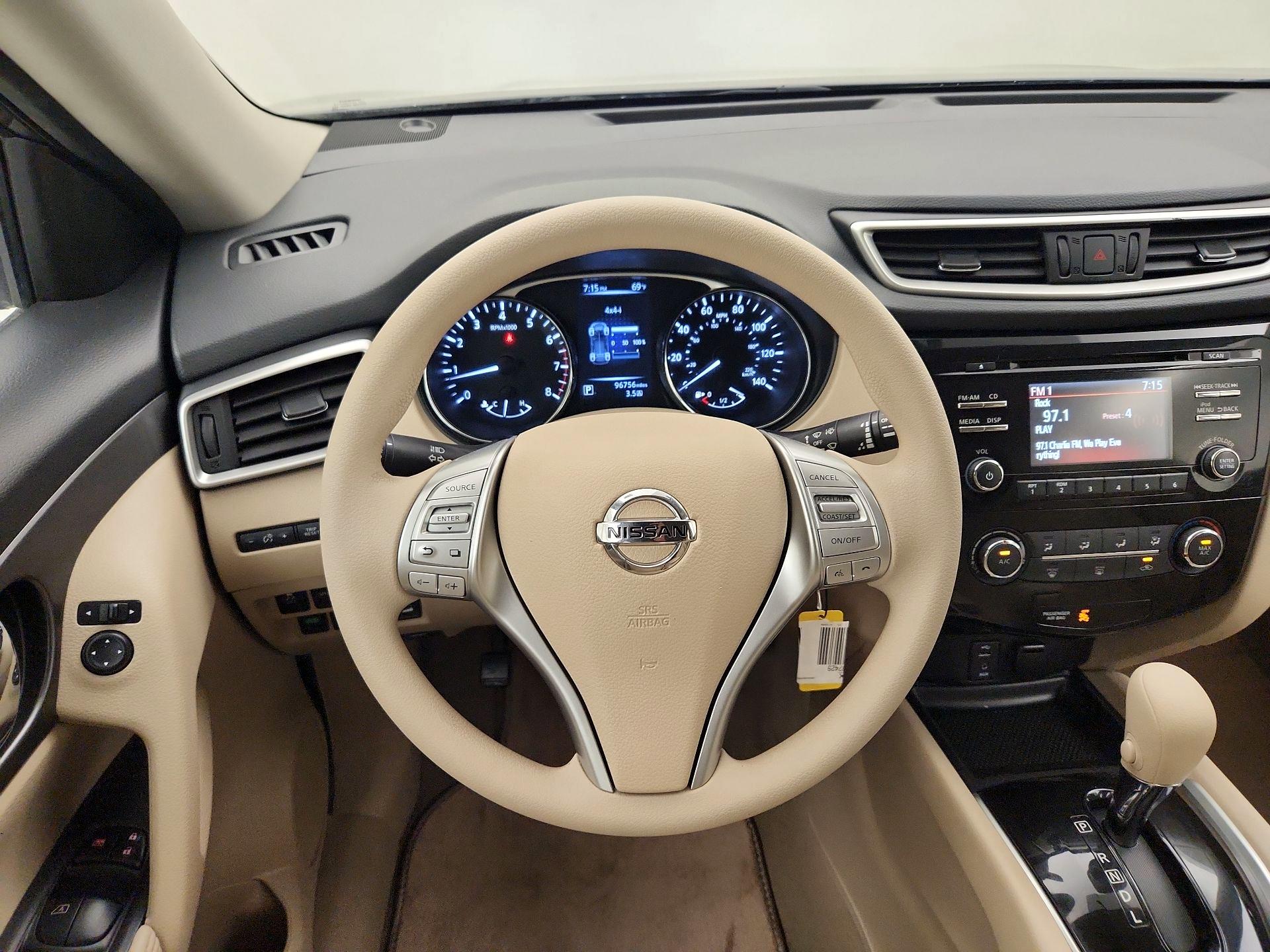 Thumbnail: 2015 Nissan Rogue - 10