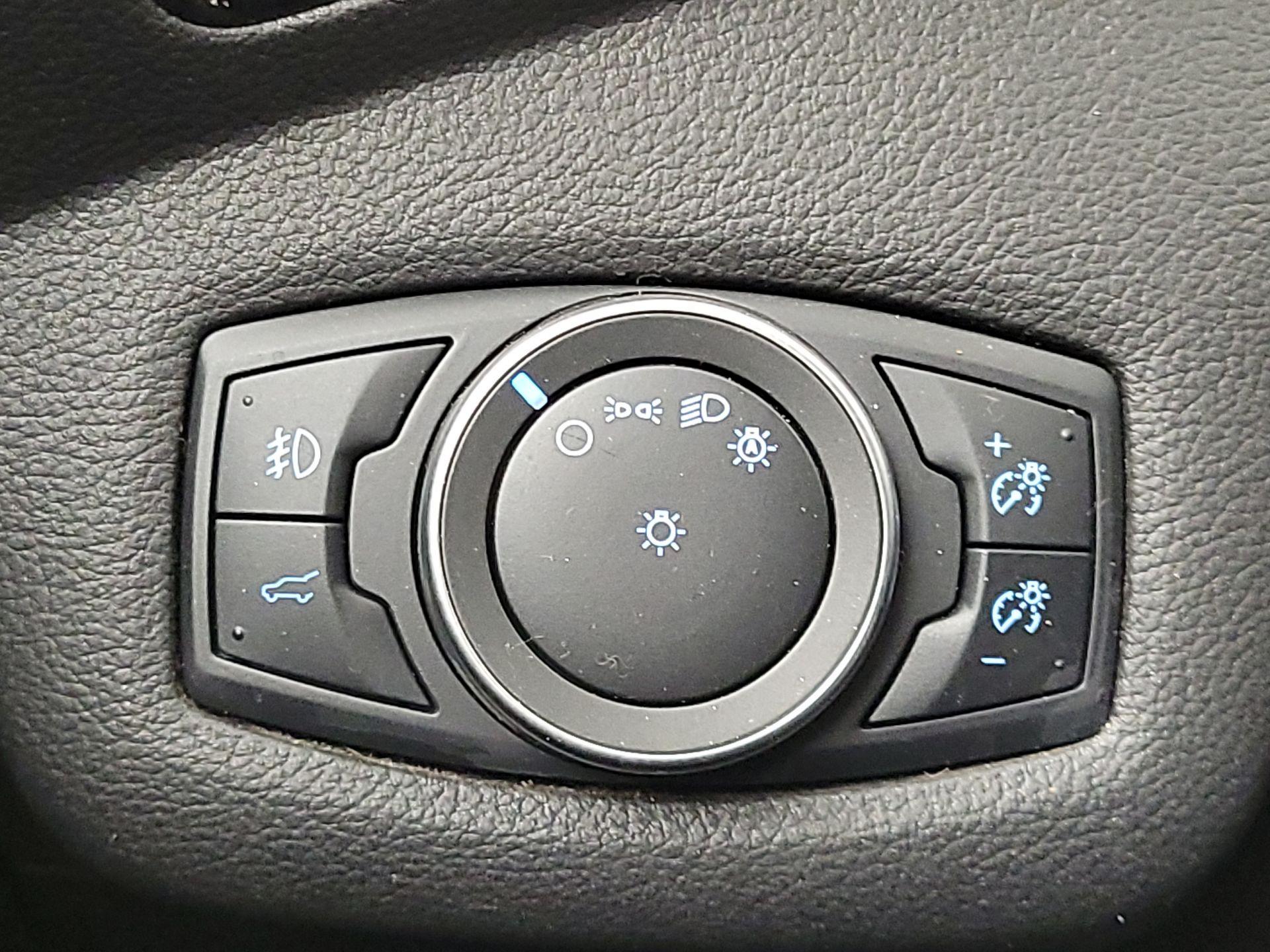 Thumbnail: 2016 Ford Escape - 13