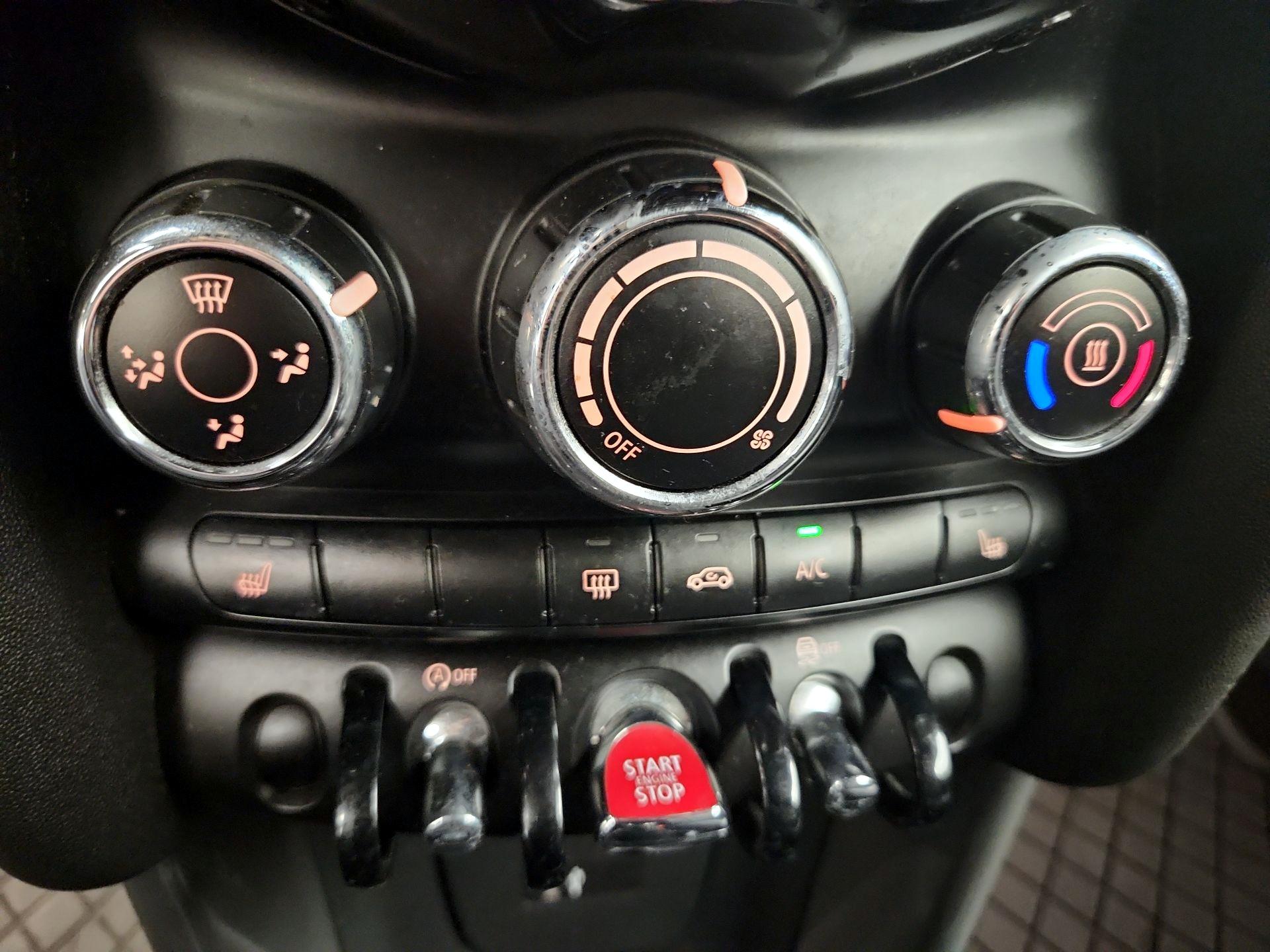 Thumbnail: 2019 MINI Cooper - 16