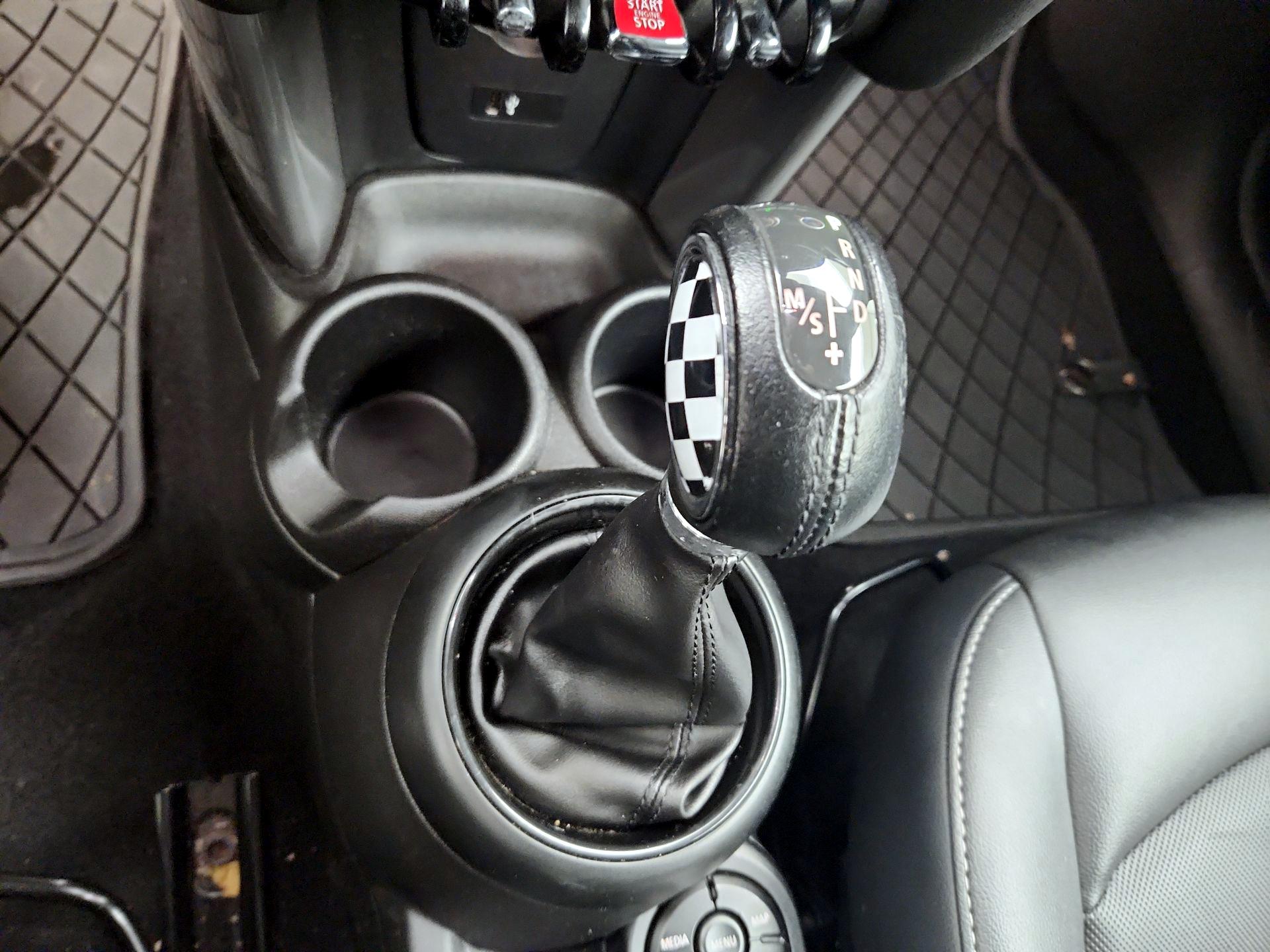 Thumbnail: 2019 MINI Cooper - 17
