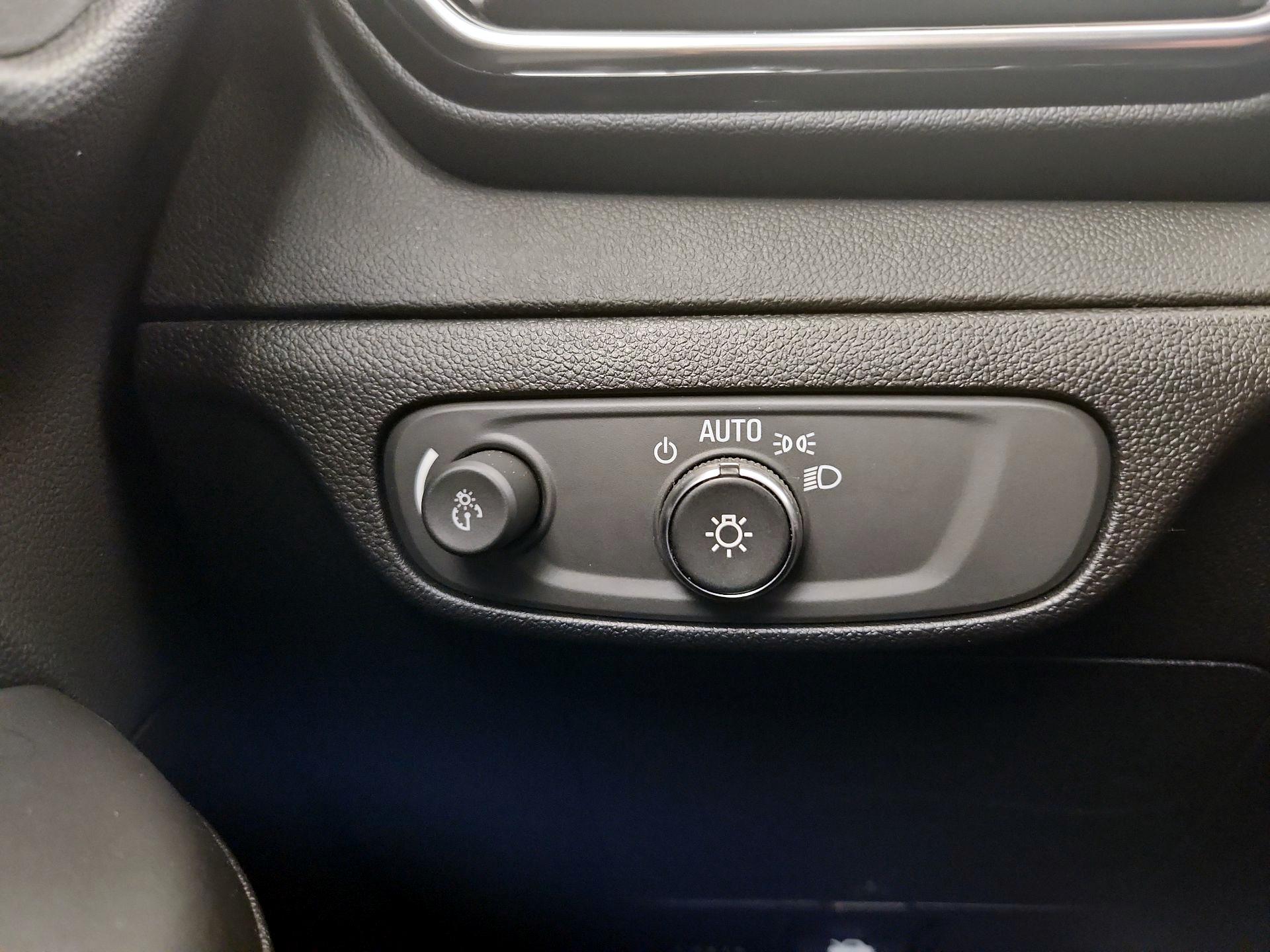 Thumbnail: 2023 Chevrolet Bolt EUV - 13