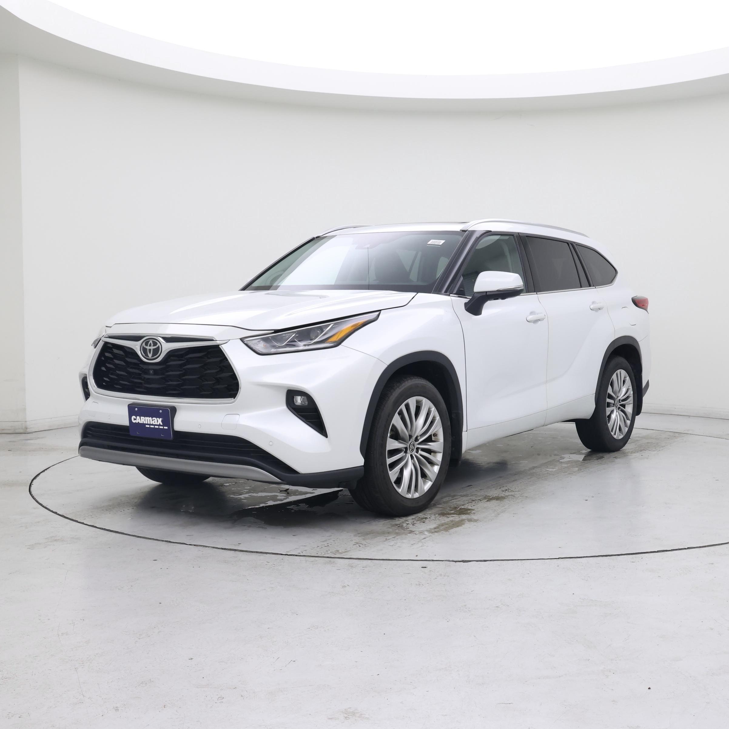 Thumbnail: 2023 Toyota Highlander - 4