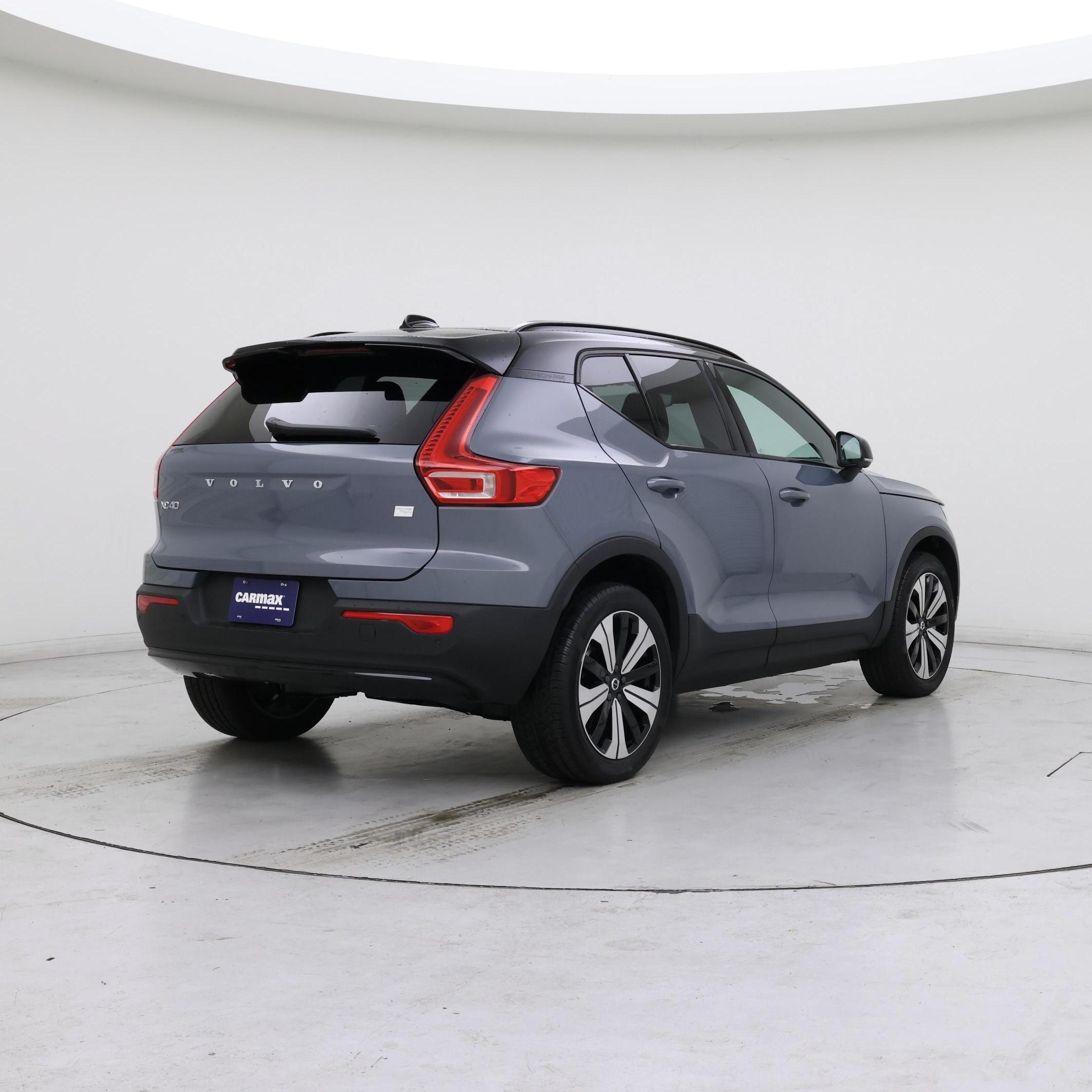 Thumbnail: 2023 Volvo XC40 - 8