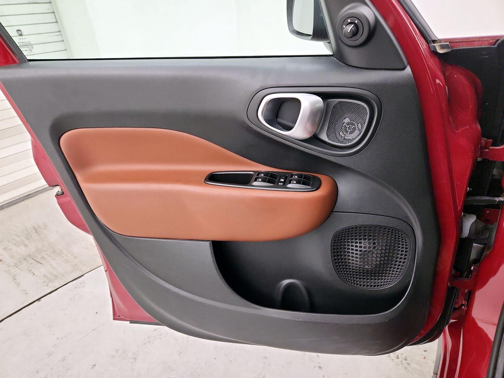 Thumbnail: 2016 Fiat 500L - 12