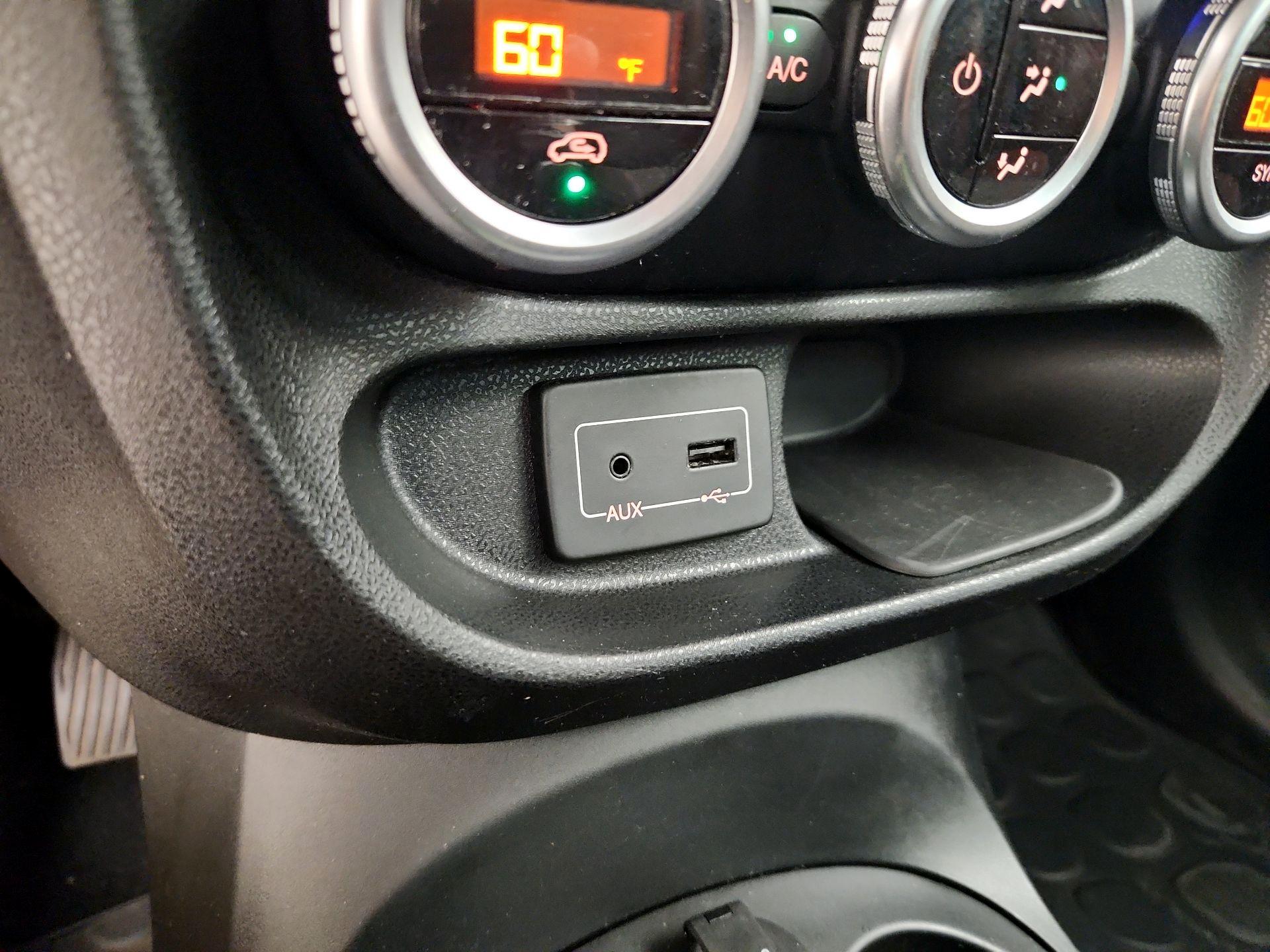 Thumbnail: 2016 Fiat 500L - 18