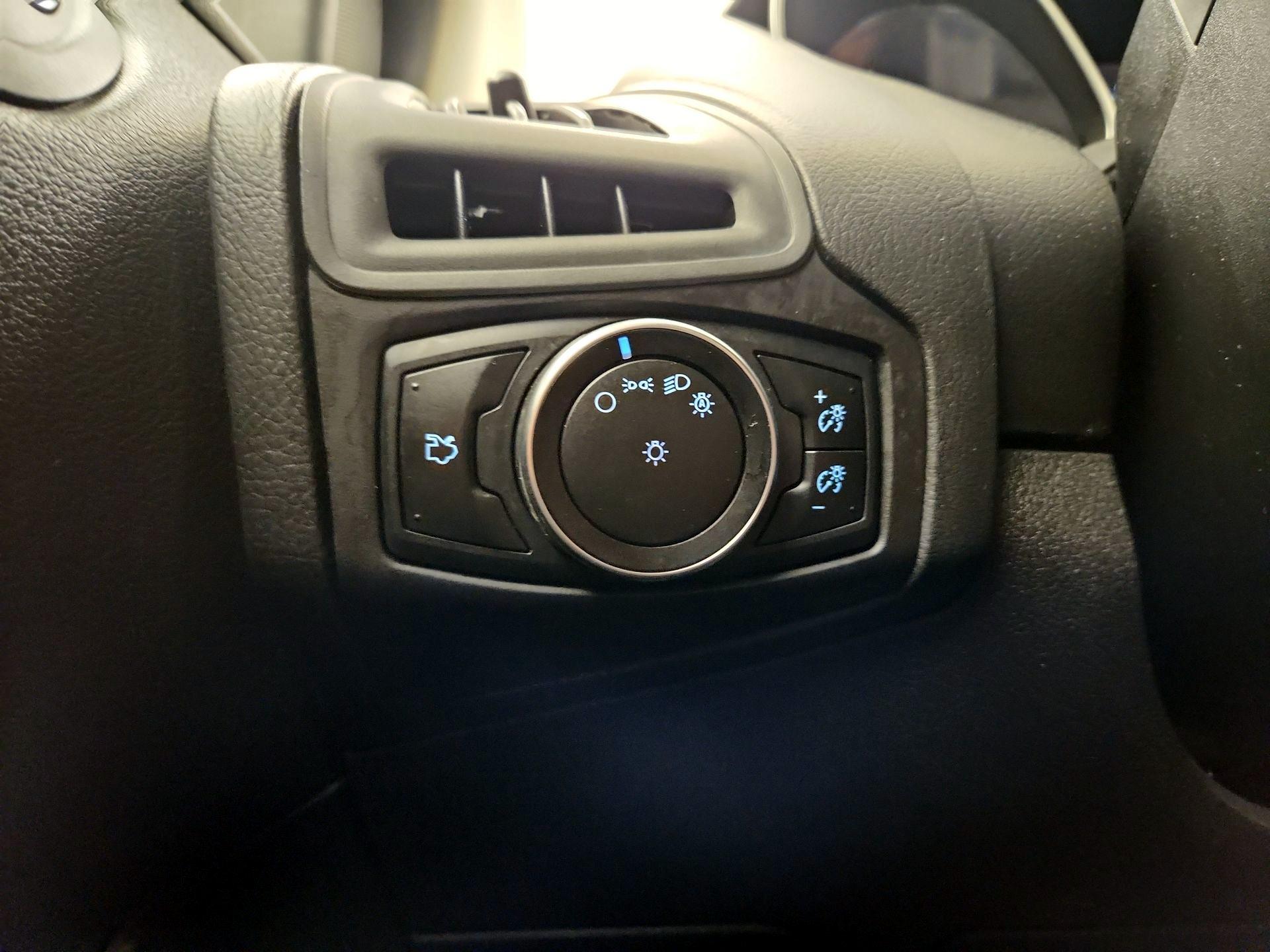 Thumbnail: 2016 Ford Focus - 13
