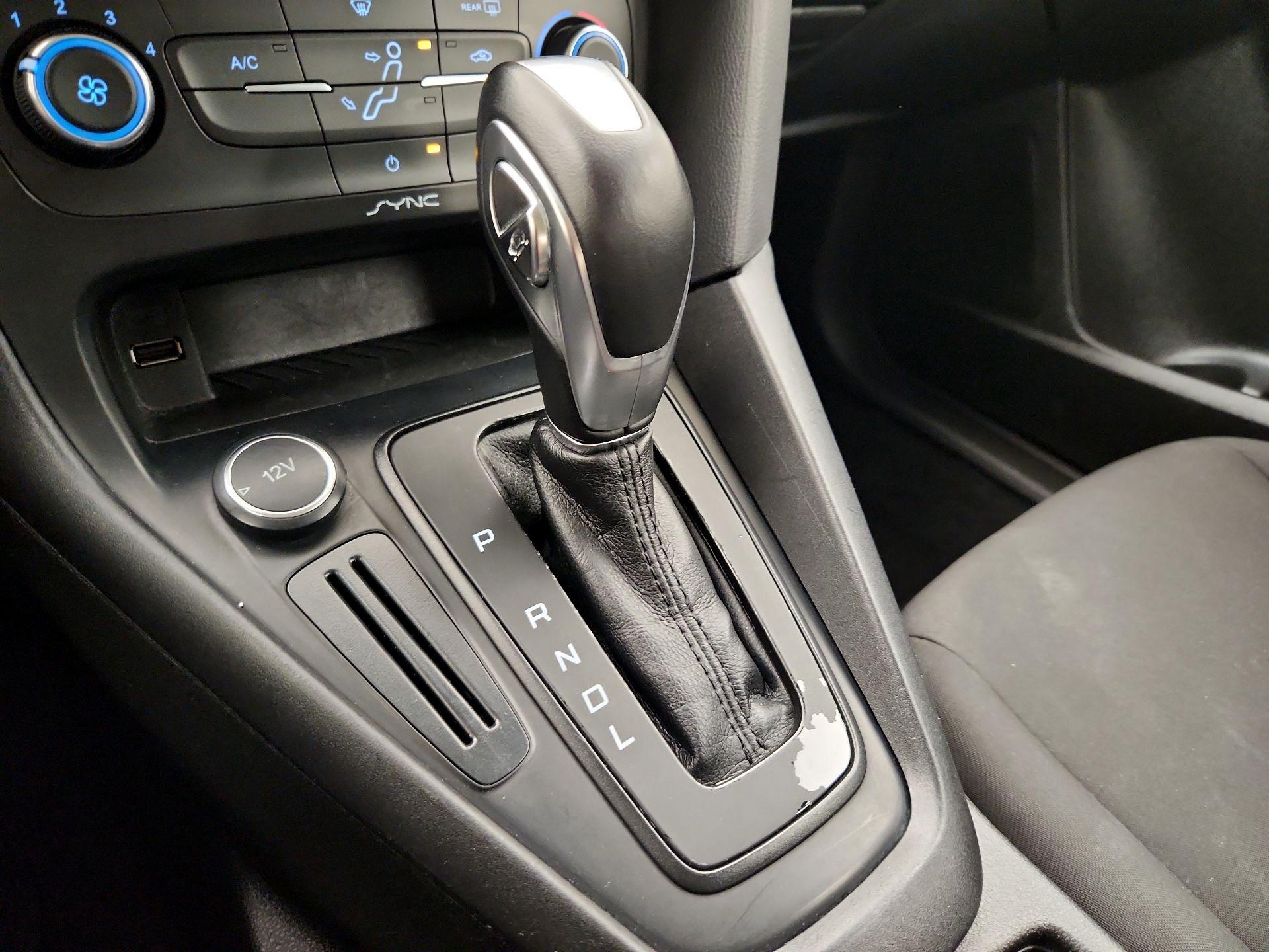 Thumbnail: 2016 Ford Focus - 17
