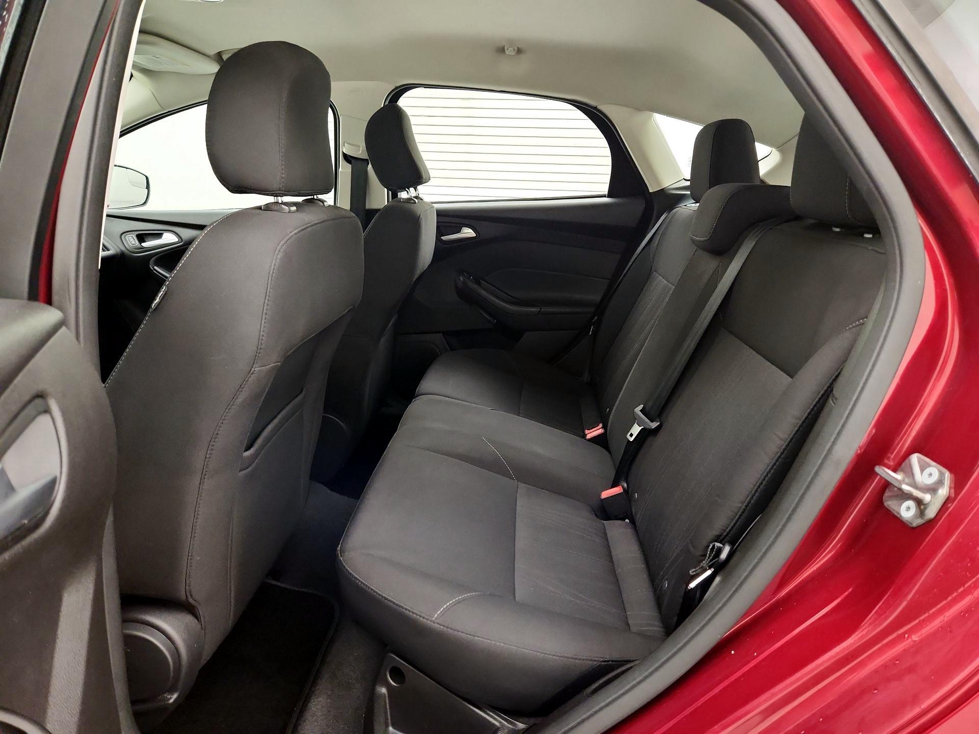 Thumbnail: 2016 Ford Focus - 19