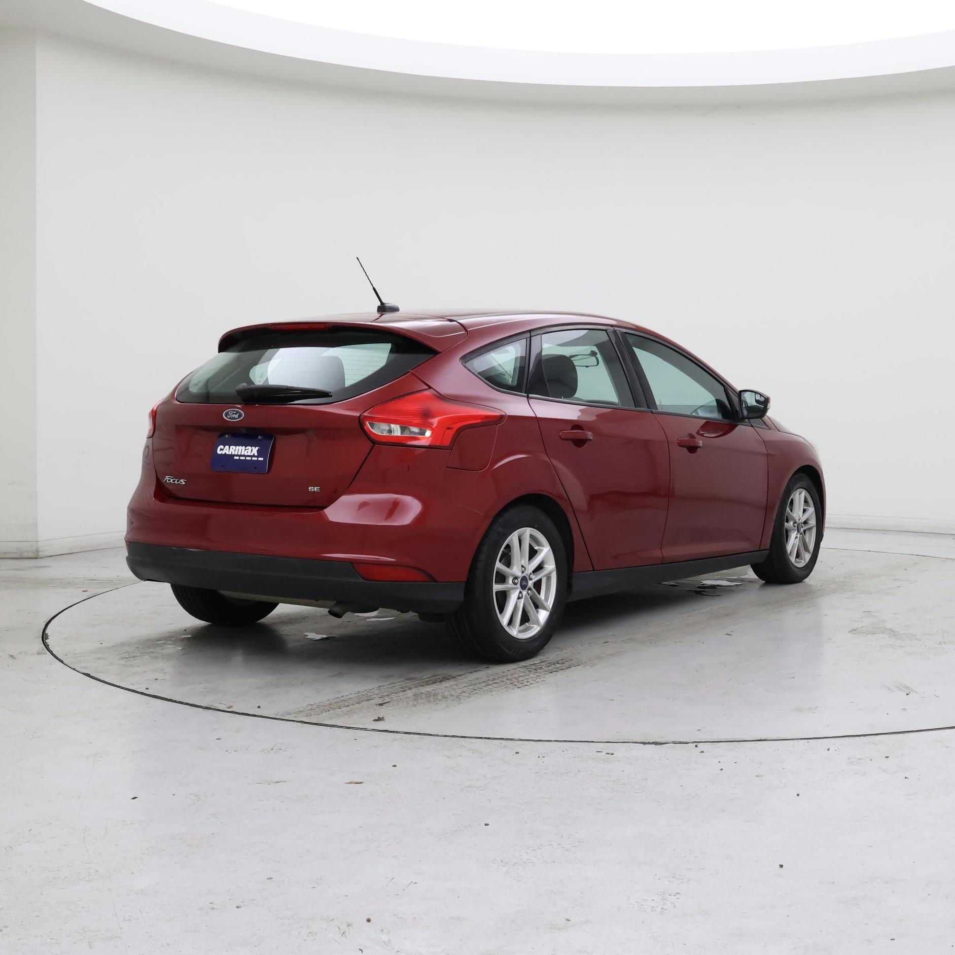 Thumbnail: 2016 Ford Focus - 8