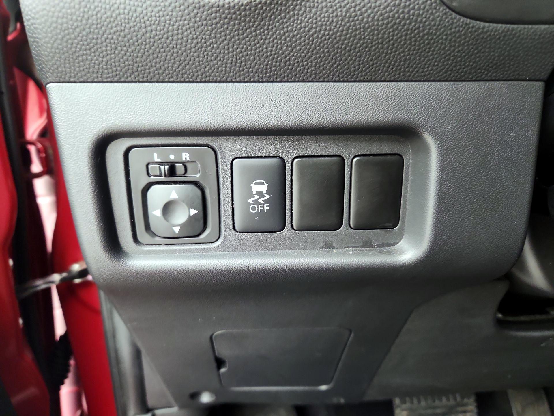 Thumbnail: 2015 Mitsubishi Mirage - 13