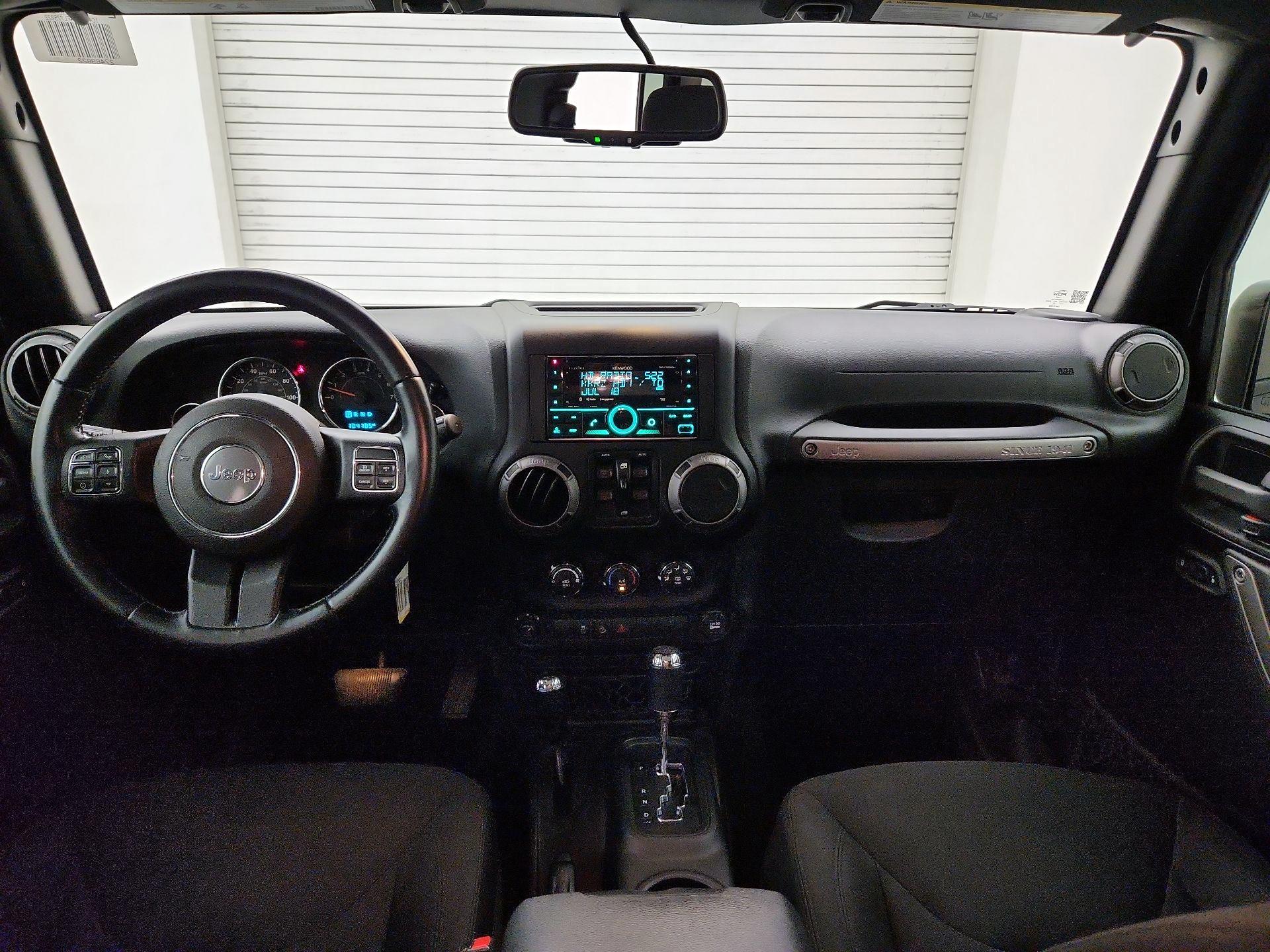 Thumbnail: 2015 Jeep Wrangler - 9