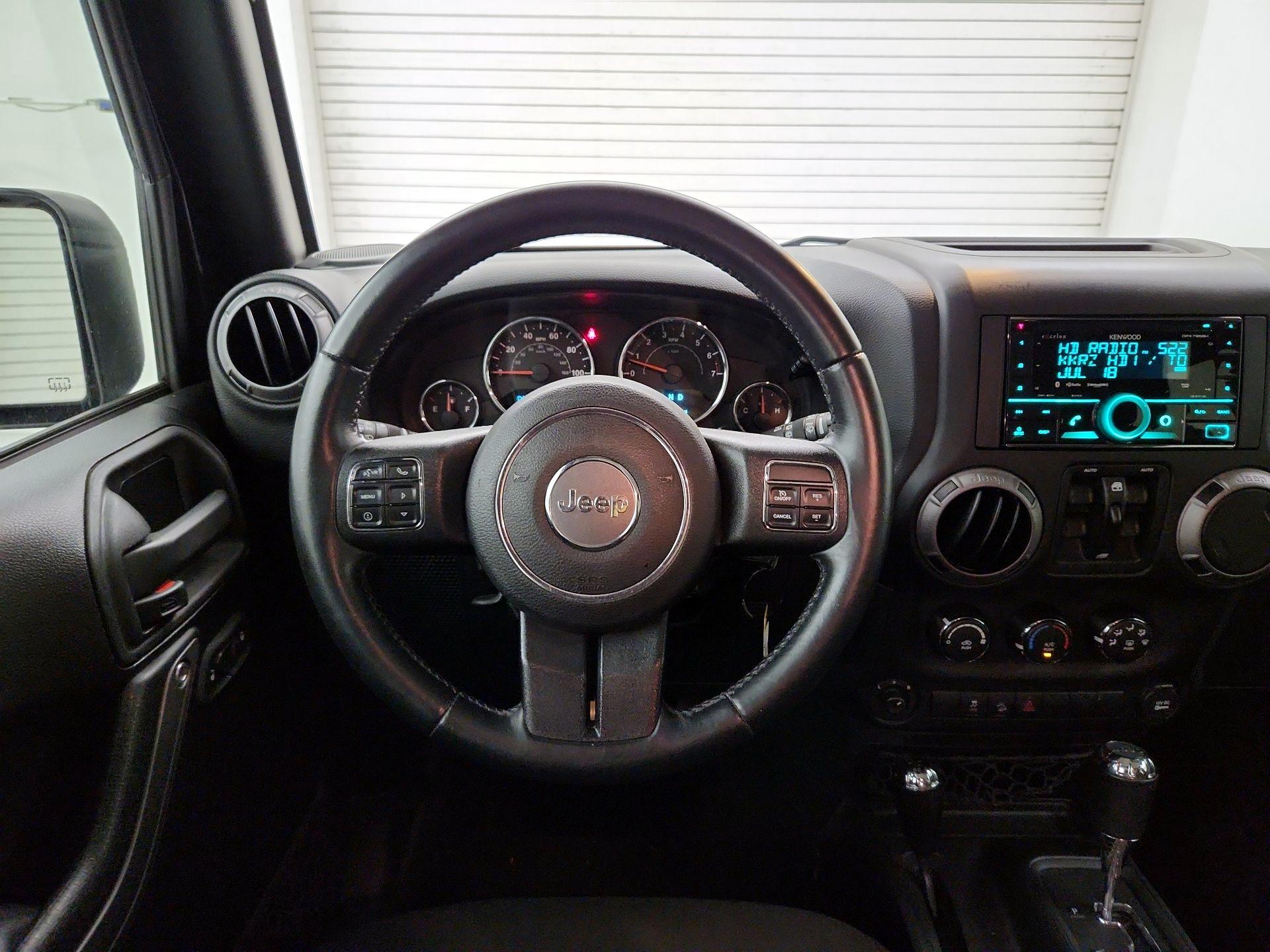 Thumbnail: 2015 Jeep Wrangler - 10
