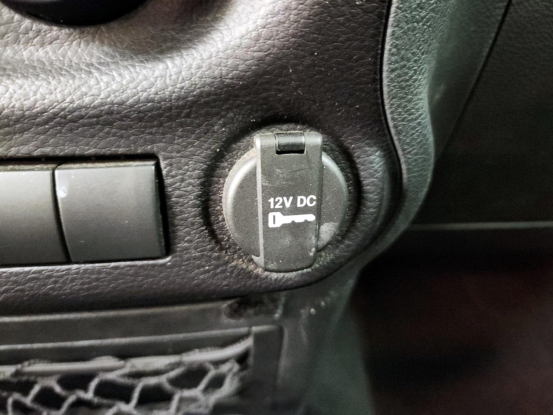 Thumbnail: 2015 Jeep Wrangler - 16
