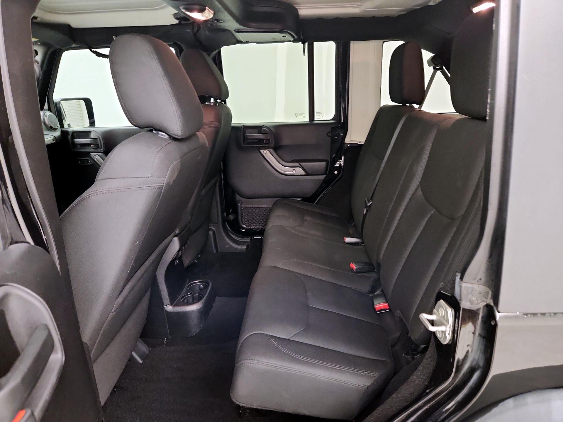 Thumbnail: 2015 Jeep Wrangler - 17