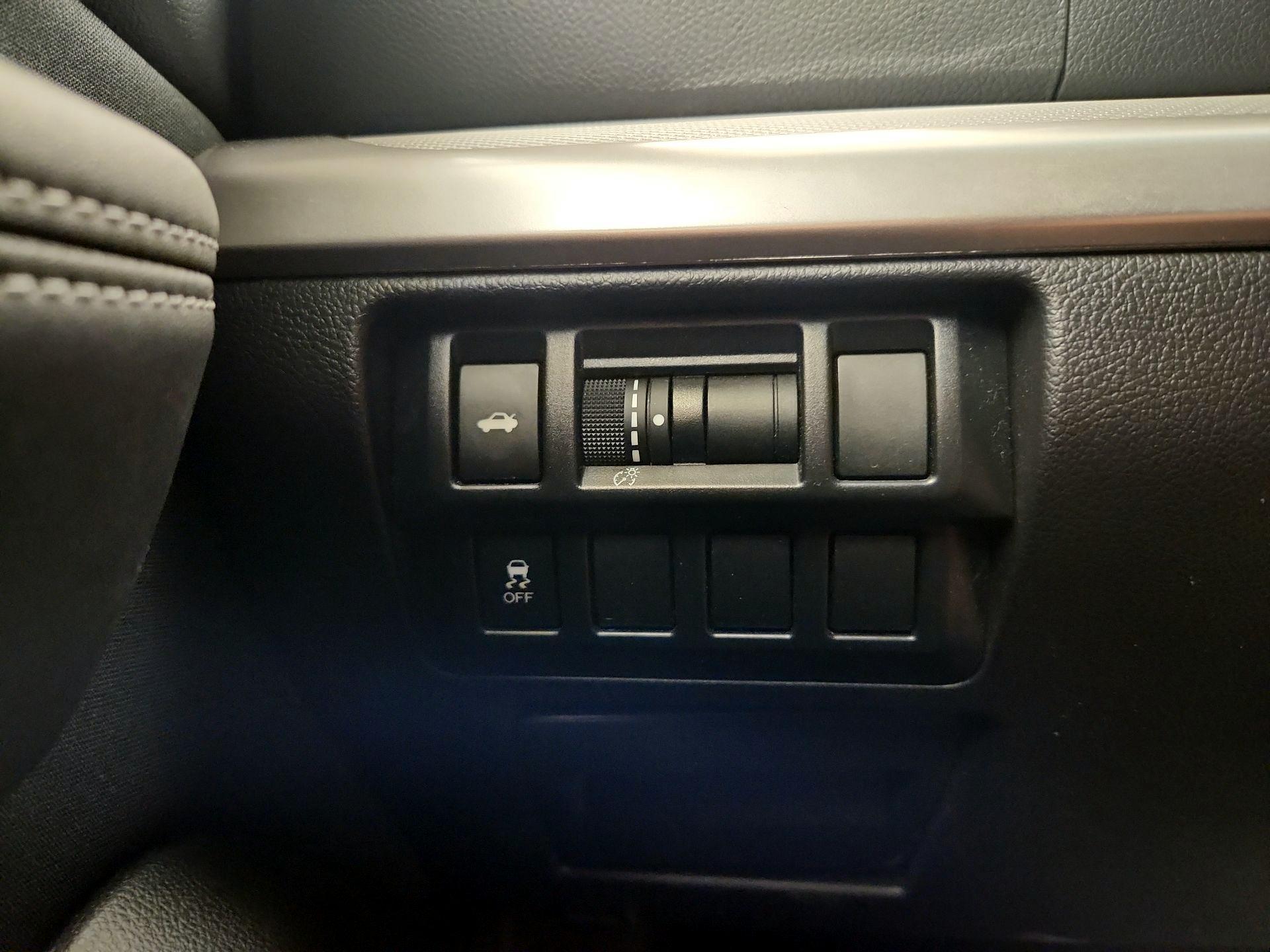Thumbnail: 2015 Subaru Legacy - 13