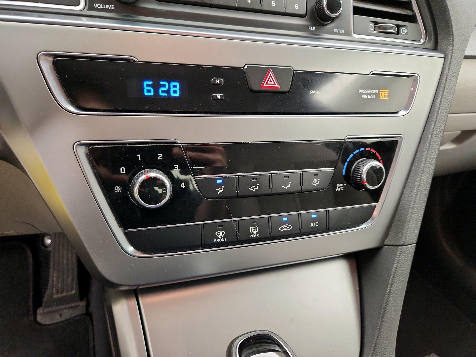 Thumbnail: 2015 Hyundai Sonata - 15