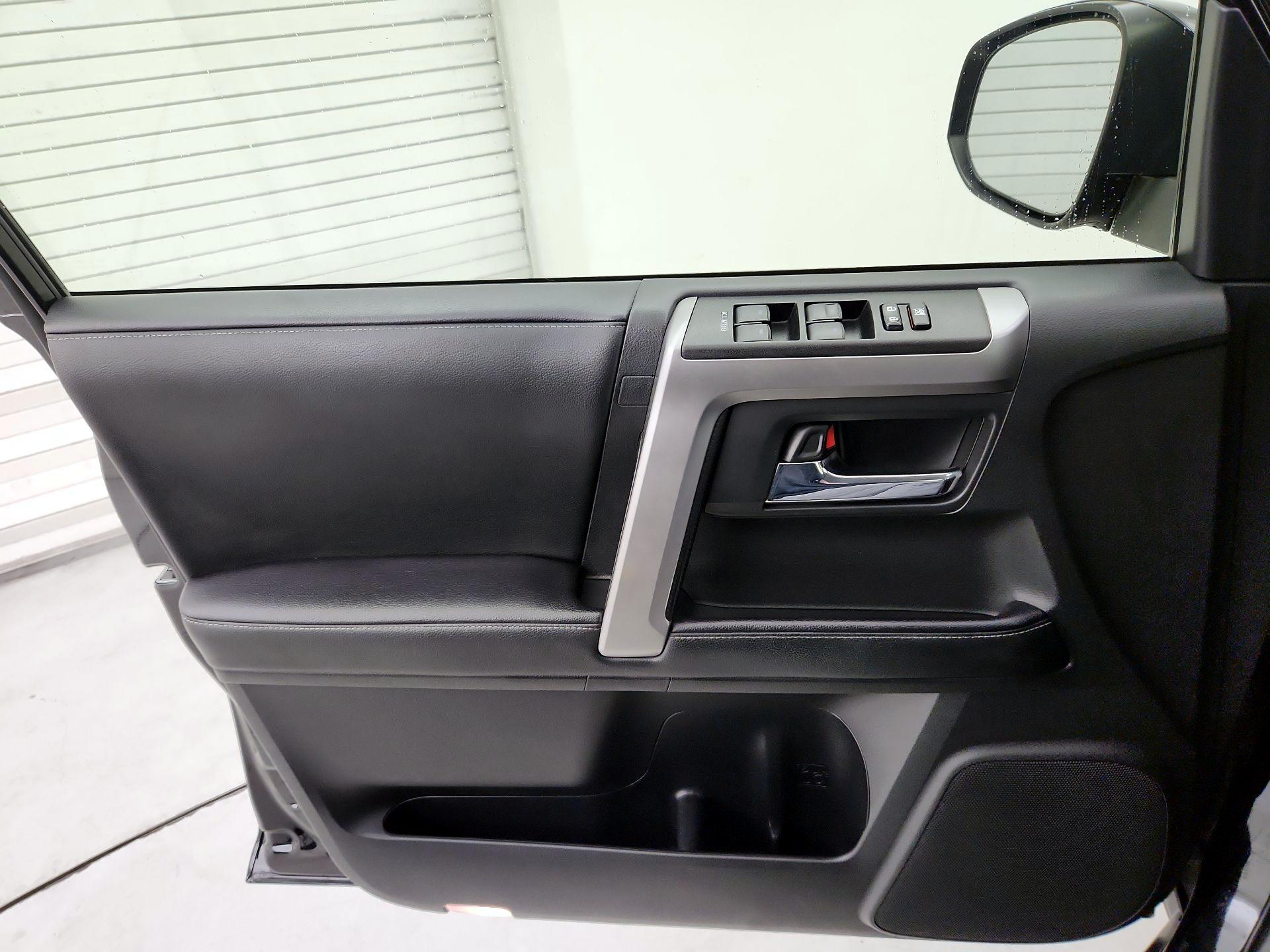 Thumbnail: 2020 Toyota 4Runner - 12