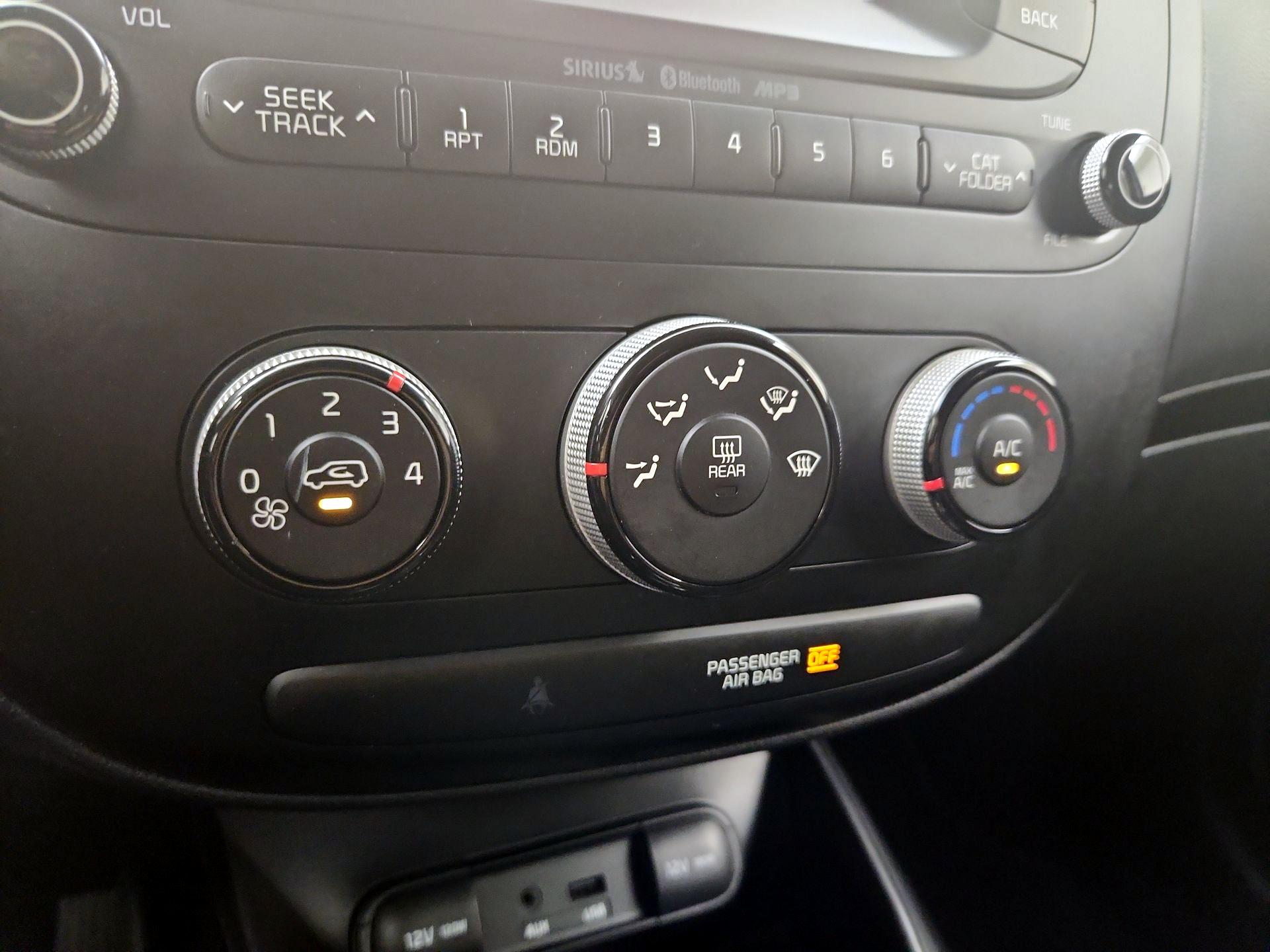 Thumbnail: 2015 Kia Soul - 15