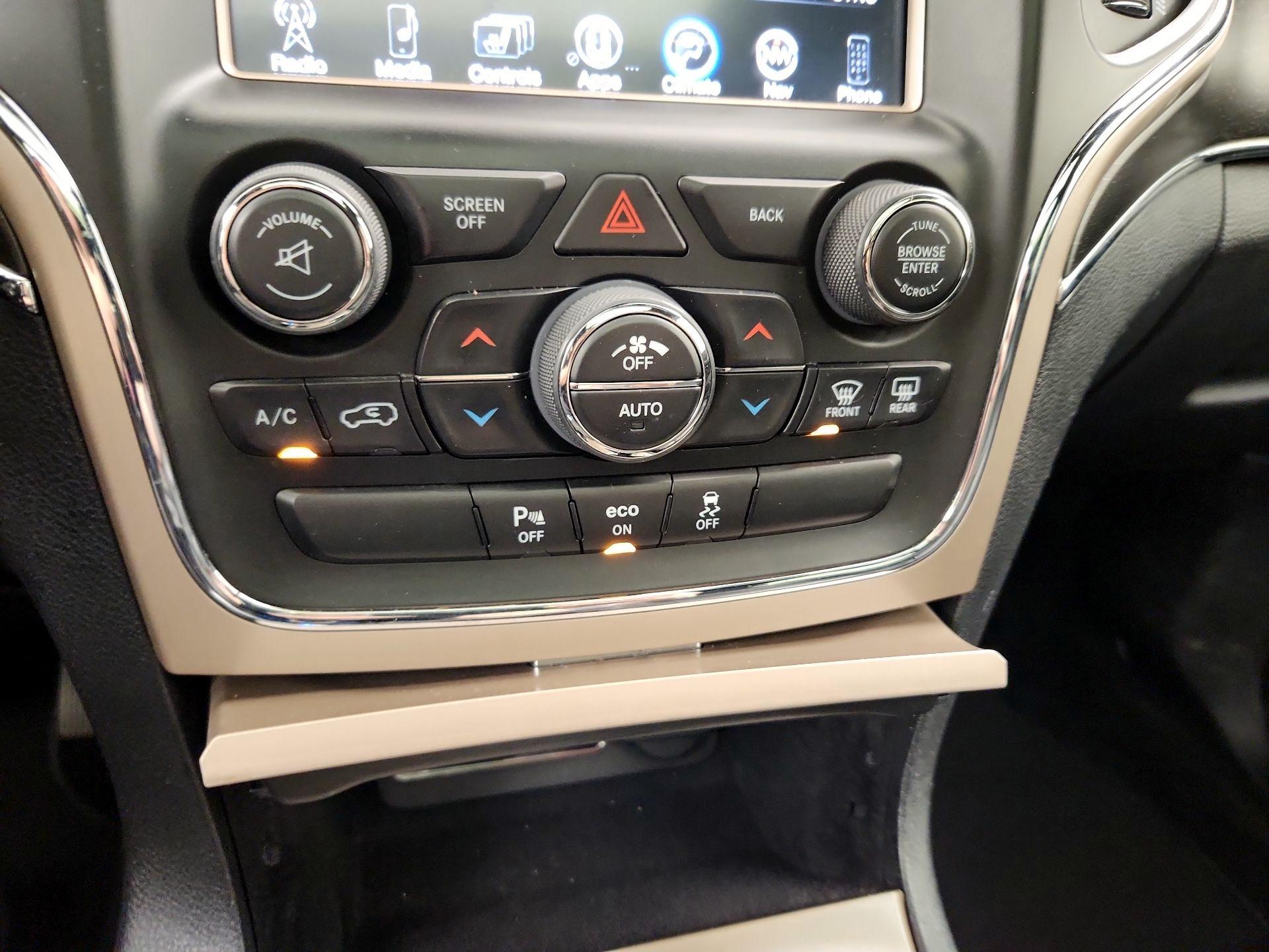 Thumbnail: 2015 Jeep Grand Cherokee - 17