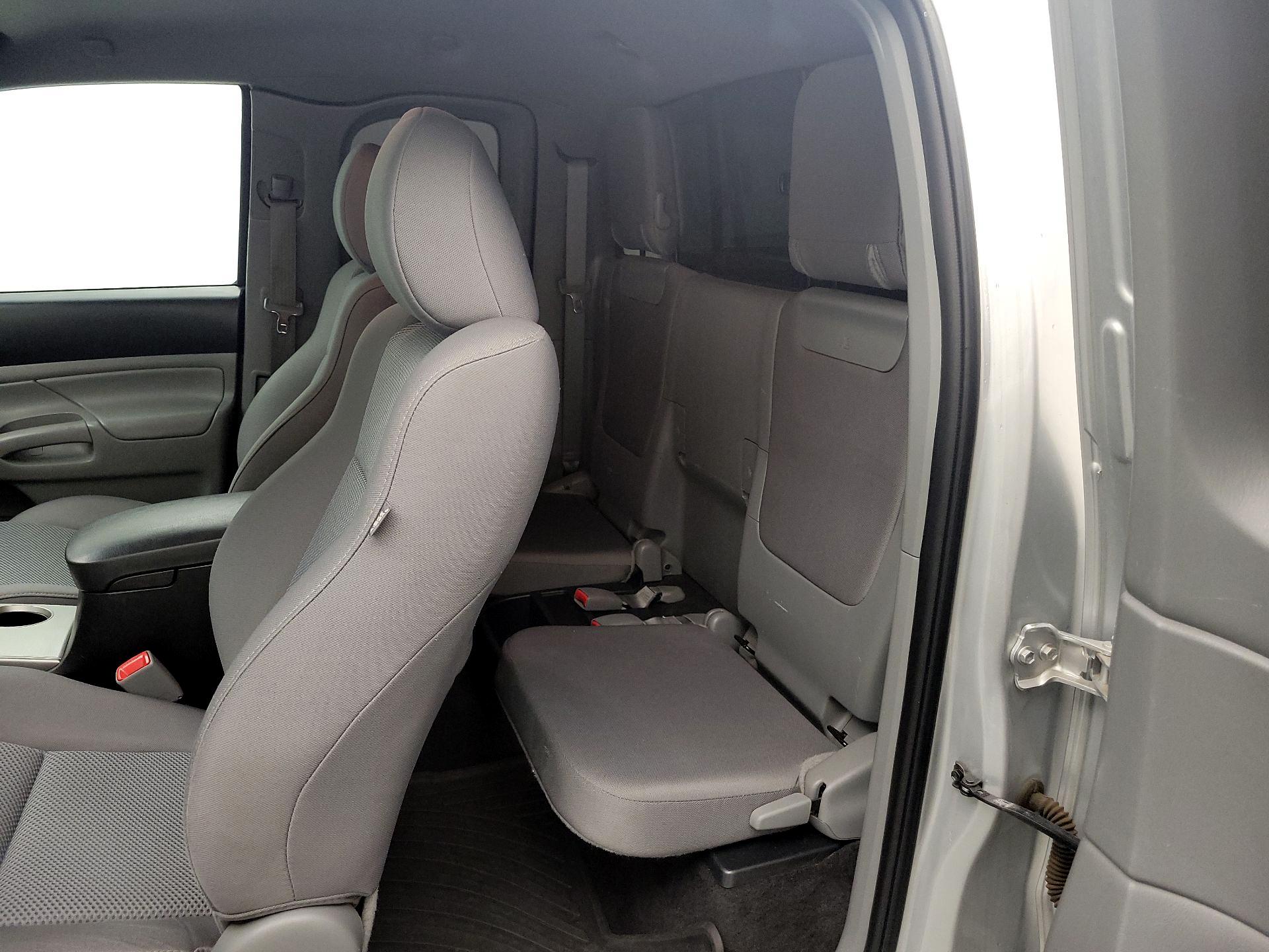 Thumbnail: 2013 Toyota Tacoma - 19